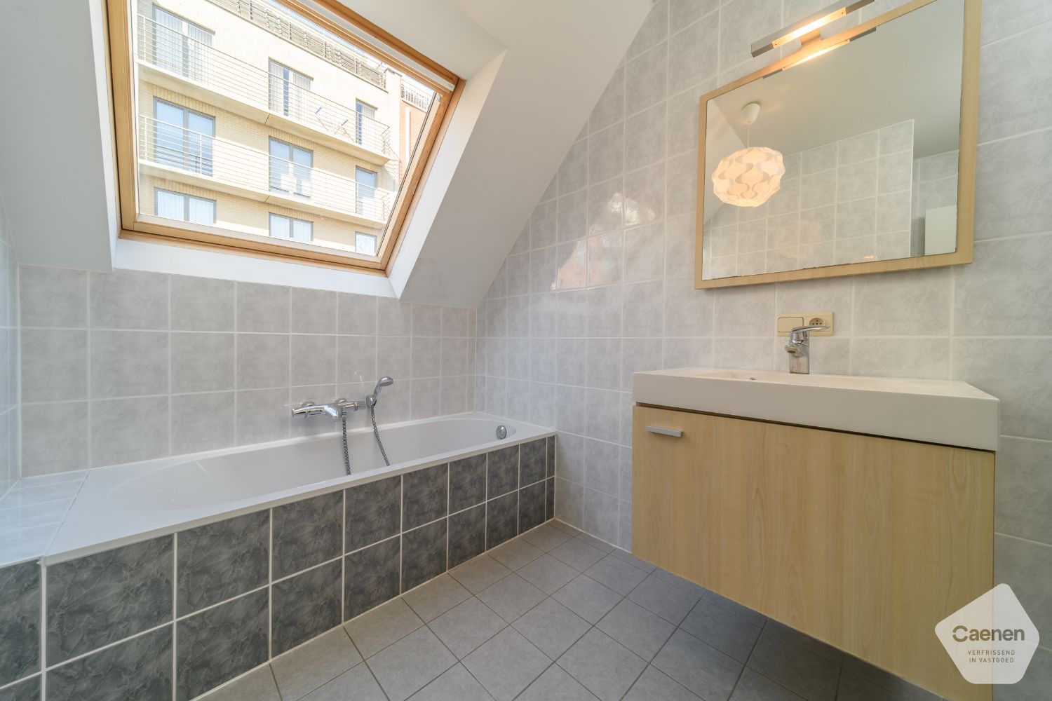 Te koop: Zongericht en energiezuinig duplexappartement met uitzicht over de Dumontwijk – De Panne foto 14