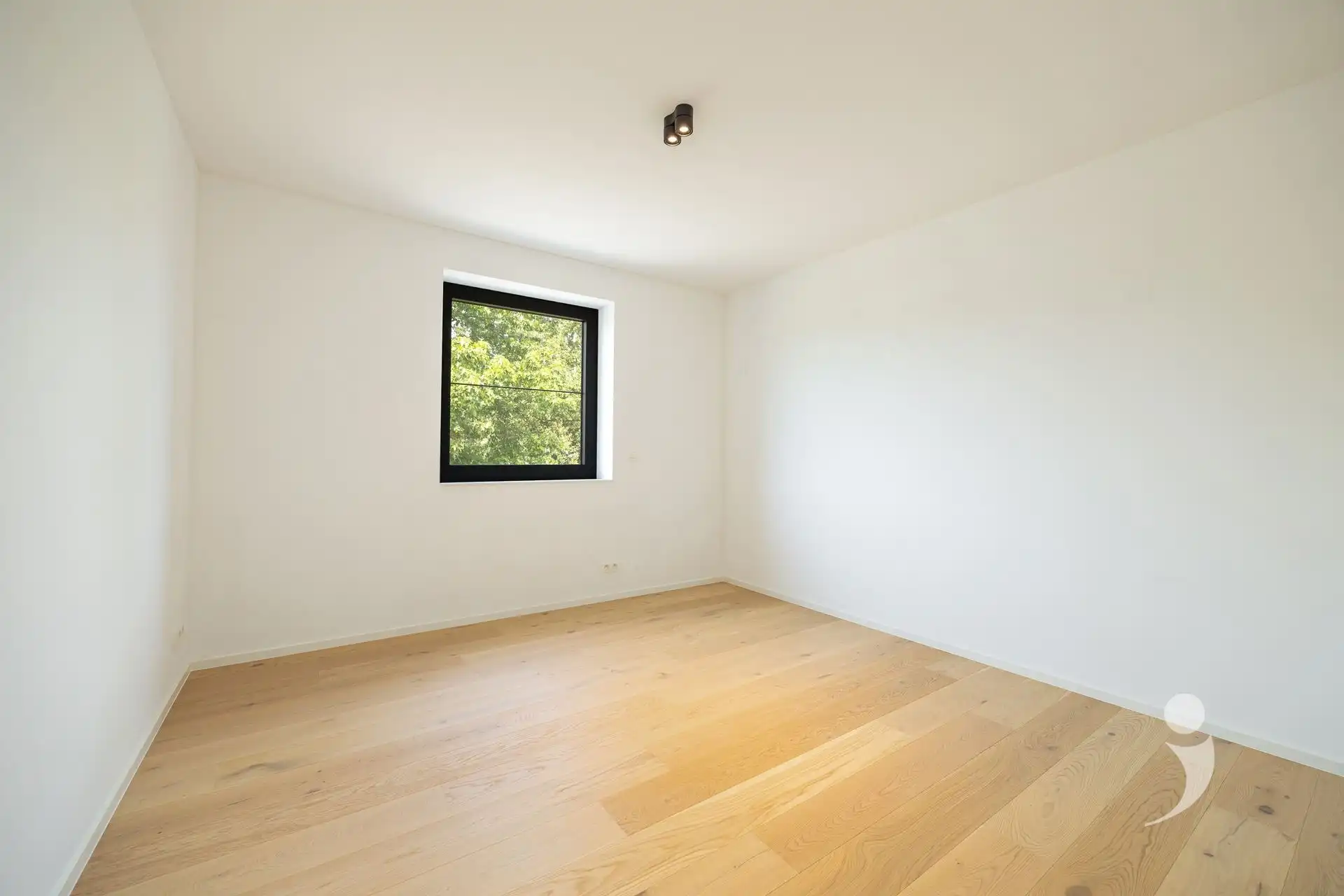 Nieuwbouwwoning in zeer rustige straat! foto 15