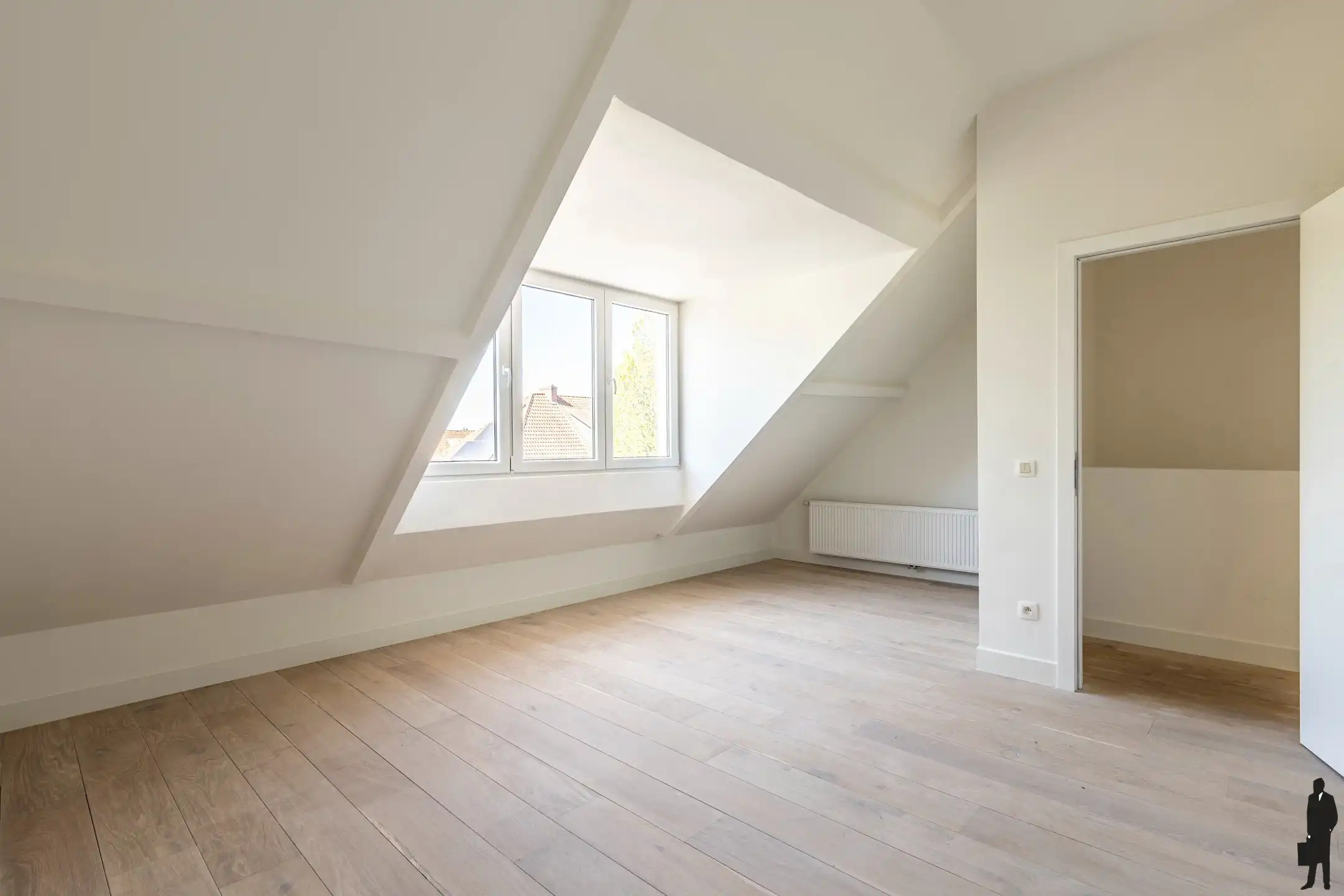 Luxueus gerenoveerde gezinswoning in de gegeerde Elsdonkwijk foto 22