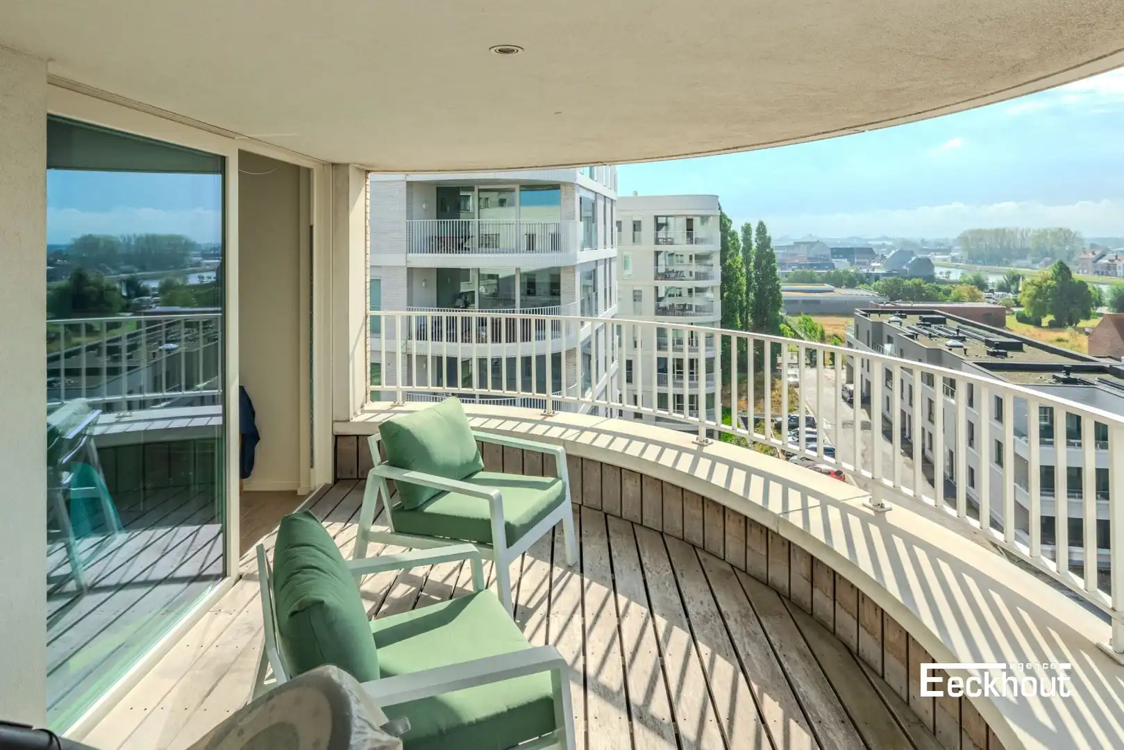 Zeer ruime penthouse (124m²) met 2 terrassen, 3 ruime slaapkamers en een uitnemend uitzicht aan de Spuikom! foto 3