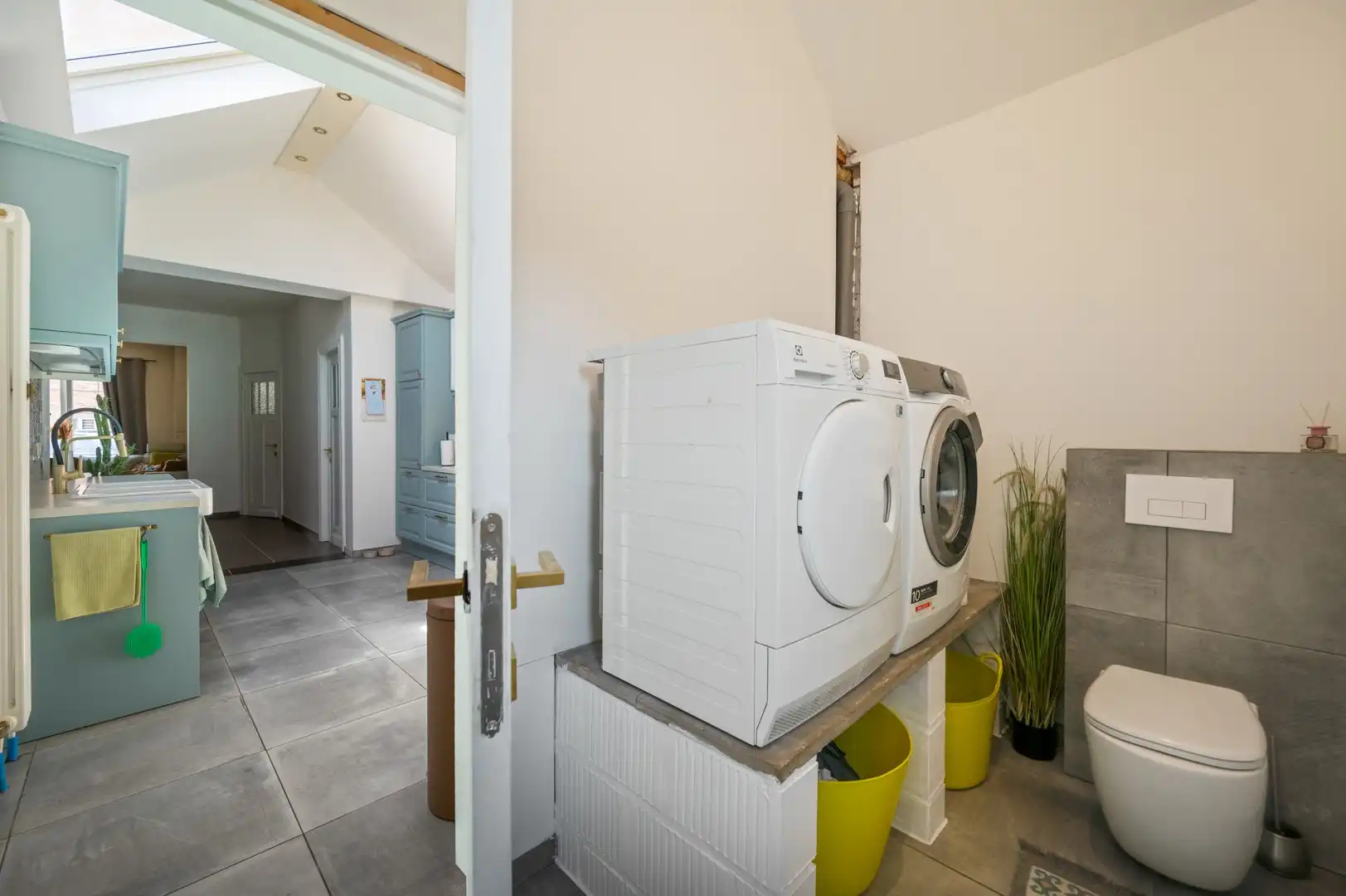Gezellige instapklare rijwoning in Herselt te koop! foto 9