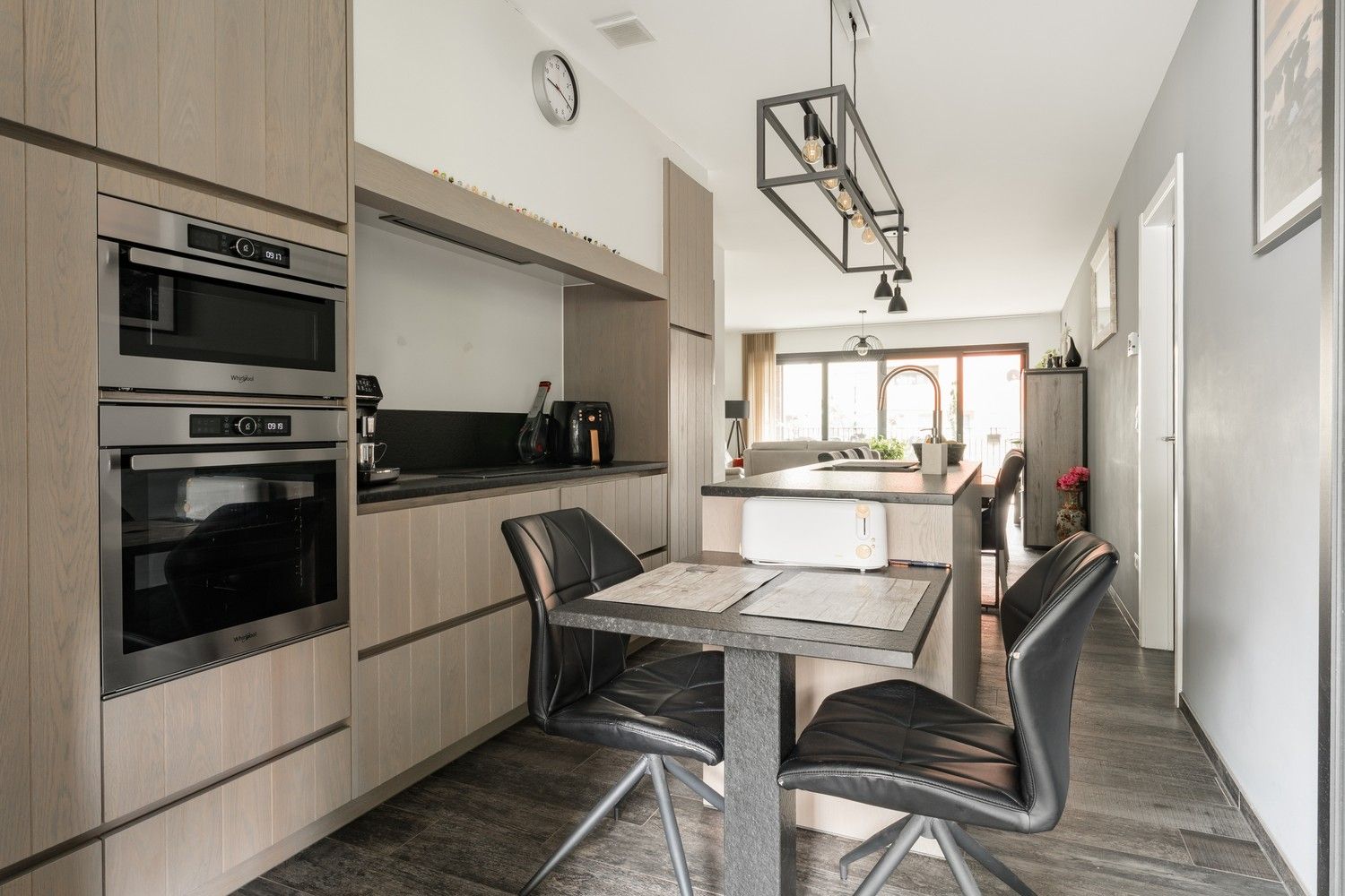 Ruim en lichtrijk  3 slaapkamer appartement met 2 terrassen  (49m²)  op toplocatie in Overpelt centrum foto 10