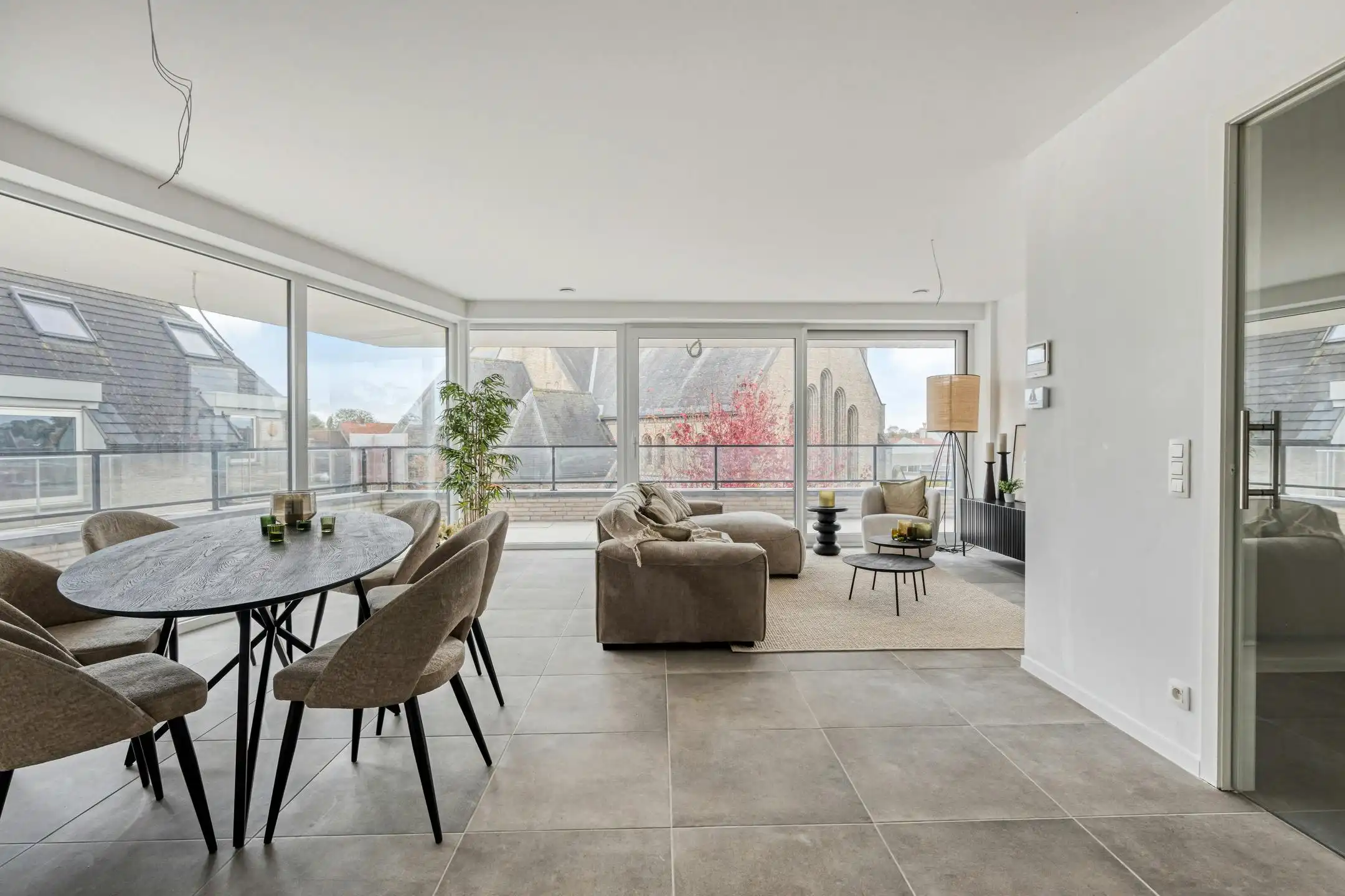 Ruim dakappartement met 3 slaapkamers in Staden! foto {{pictureIndex}}