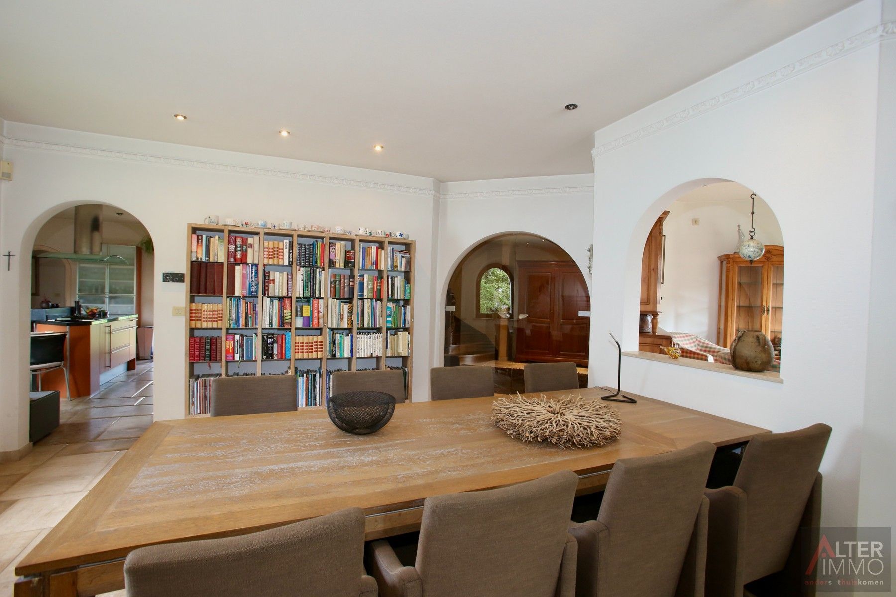 Unieke villa van meer dan 400 m² op een prachtig perceel van ca. 45 are! foto 6