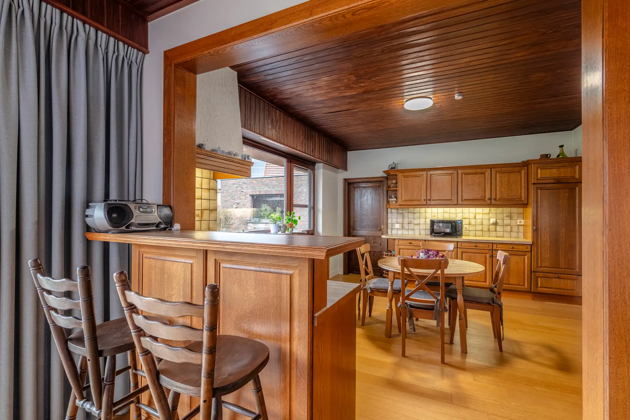 Gelijkvloerse ééngezinswoning met 3 slpk. en inpandige garage in Ravels  foto 12