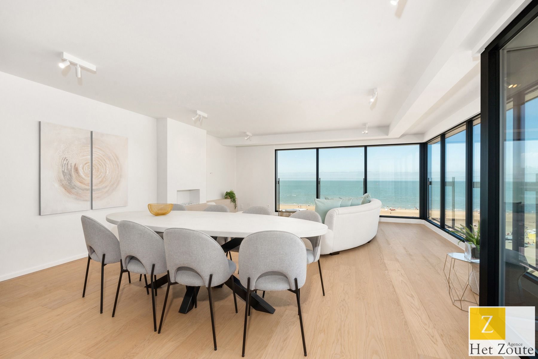 Exclusief appartement met panoramisch zeezicht te Knokke foto 2