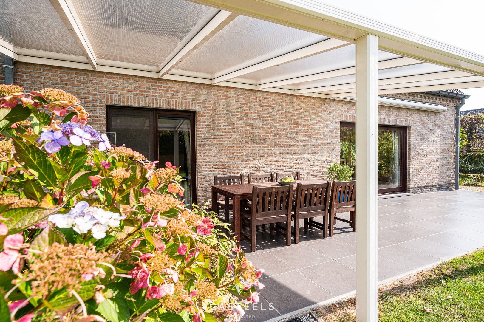 Ruime, instapklare gezinswoning met prachtige tuin te koop foto 21