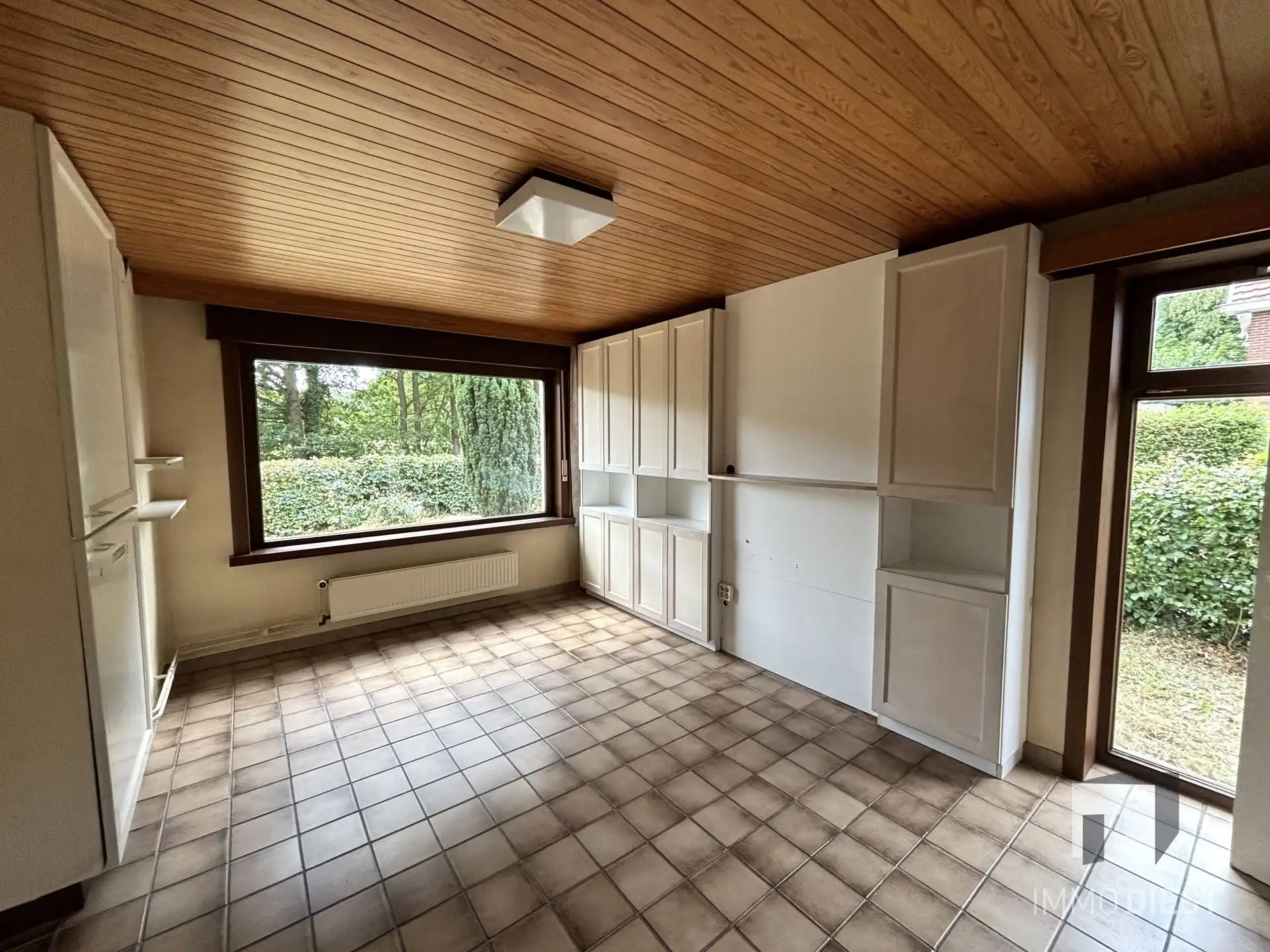 Te koop: Te renoveren vrijstaande woning met 3 slaapkamers en ruime garage  foto 9