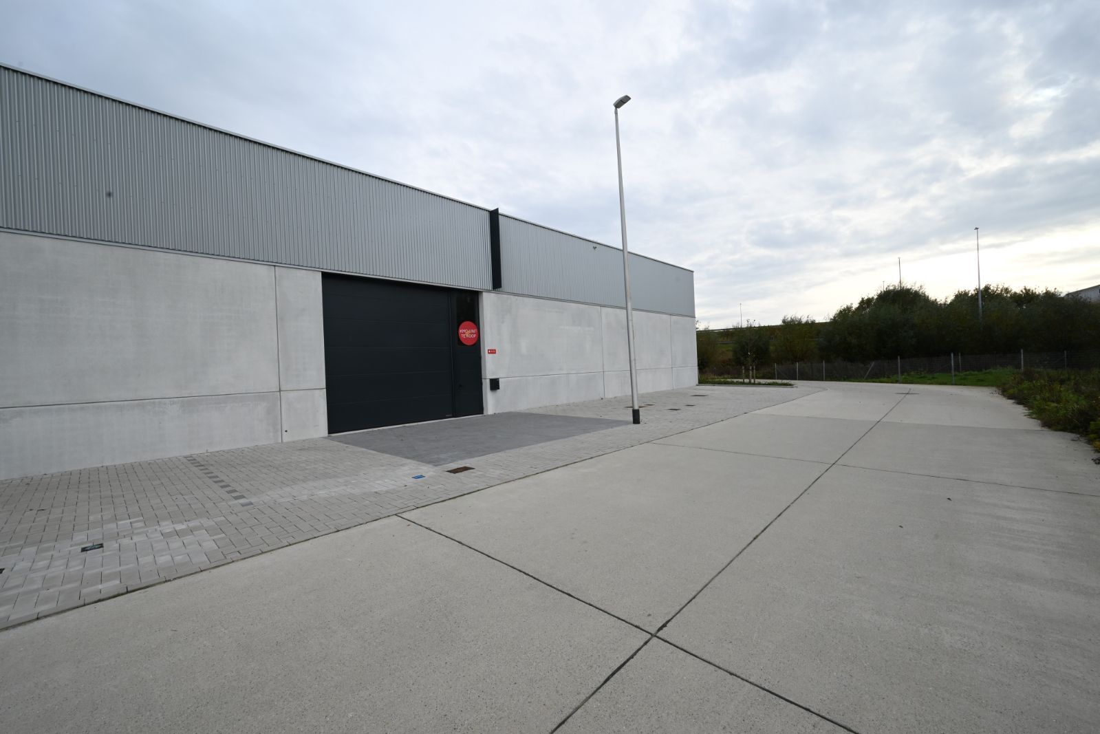 Industrieel-magazijn-logistiek te huur olieslagerijstraat 4/01 - 8830 Hooglede