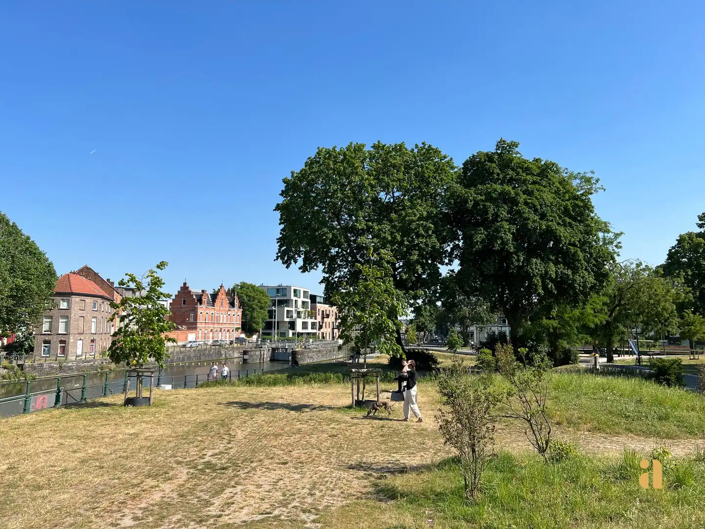 Bemeubelde studio met zicht op Baudelopark en Leie! foto 20