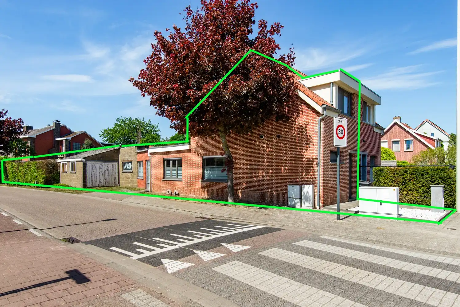 Grotendeels gerenoveerde woning op leuke locatie in Broechem! foto 20
