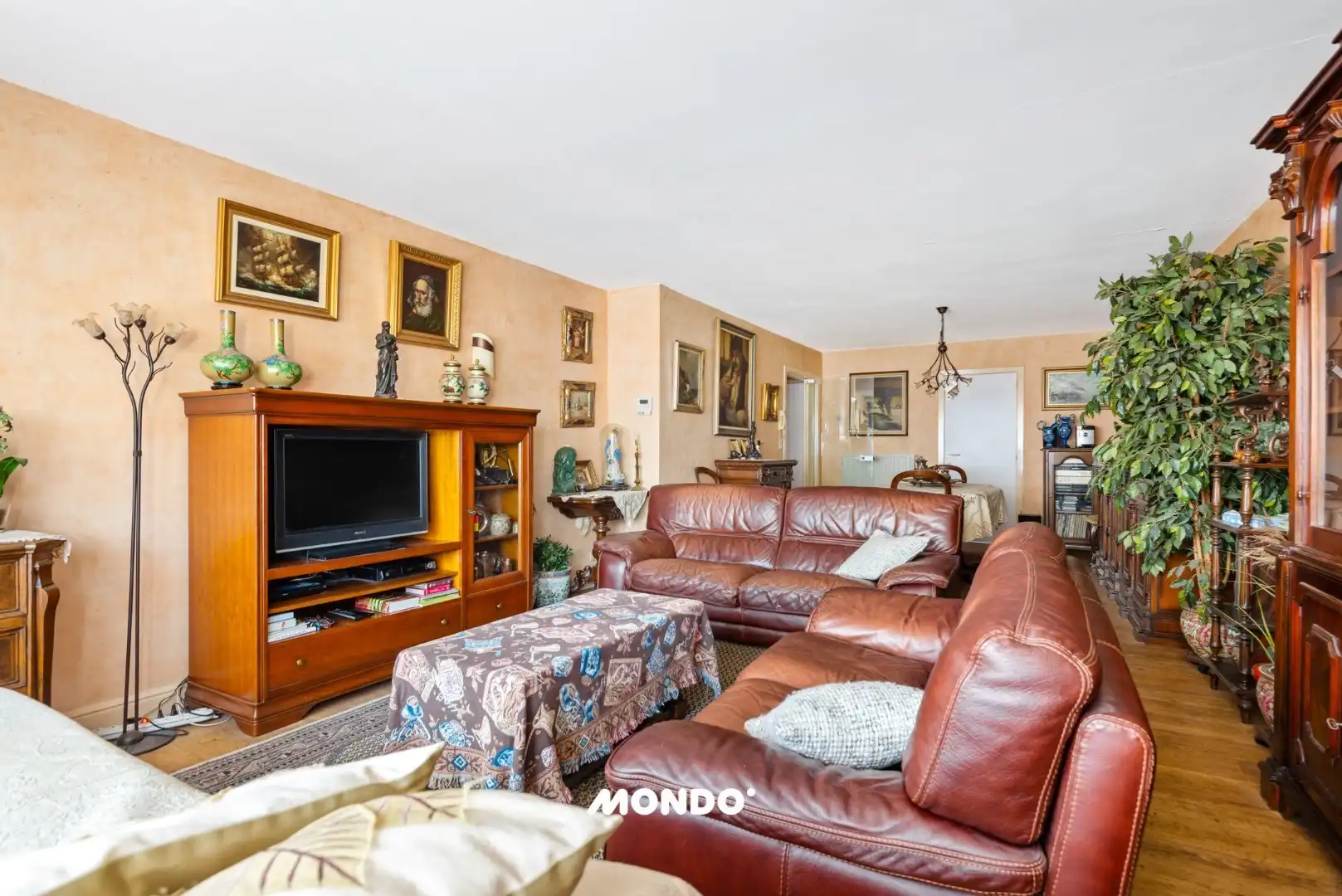 Ruim appartement met drie slaapkamers foto 4