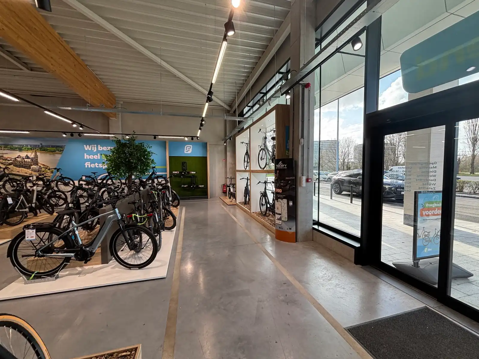 Retailruimte 865 m² te huur – Carrefour Schoten foto 2