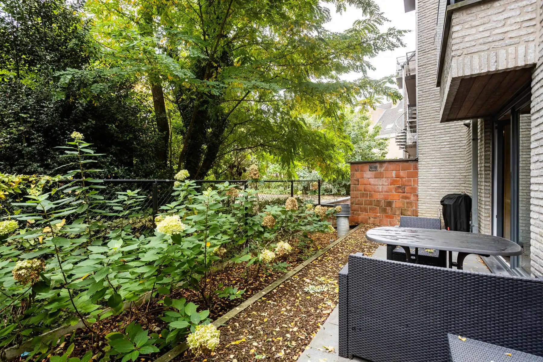 Gelijkvloers kantoor/praktijkruimte bij station Denderleeuw foto 27