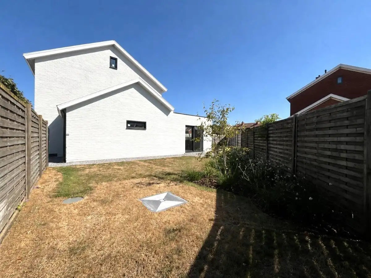 Ledegem – Volledig gerenoveerde halfopen woning met 3 slaapkamers en zonnige tuin foto 17