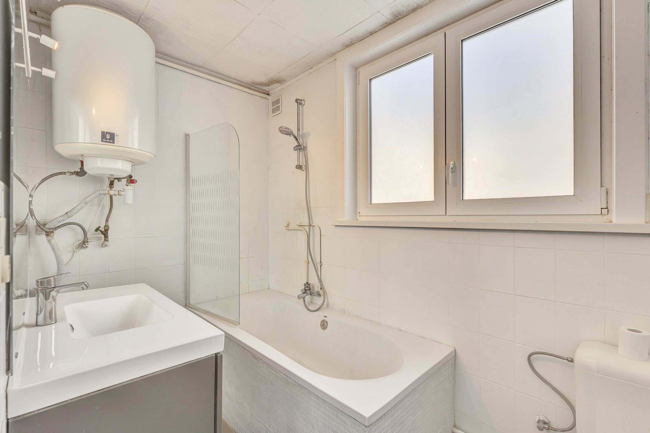 Op te frissen woning met tuin in Ternat! foto 11