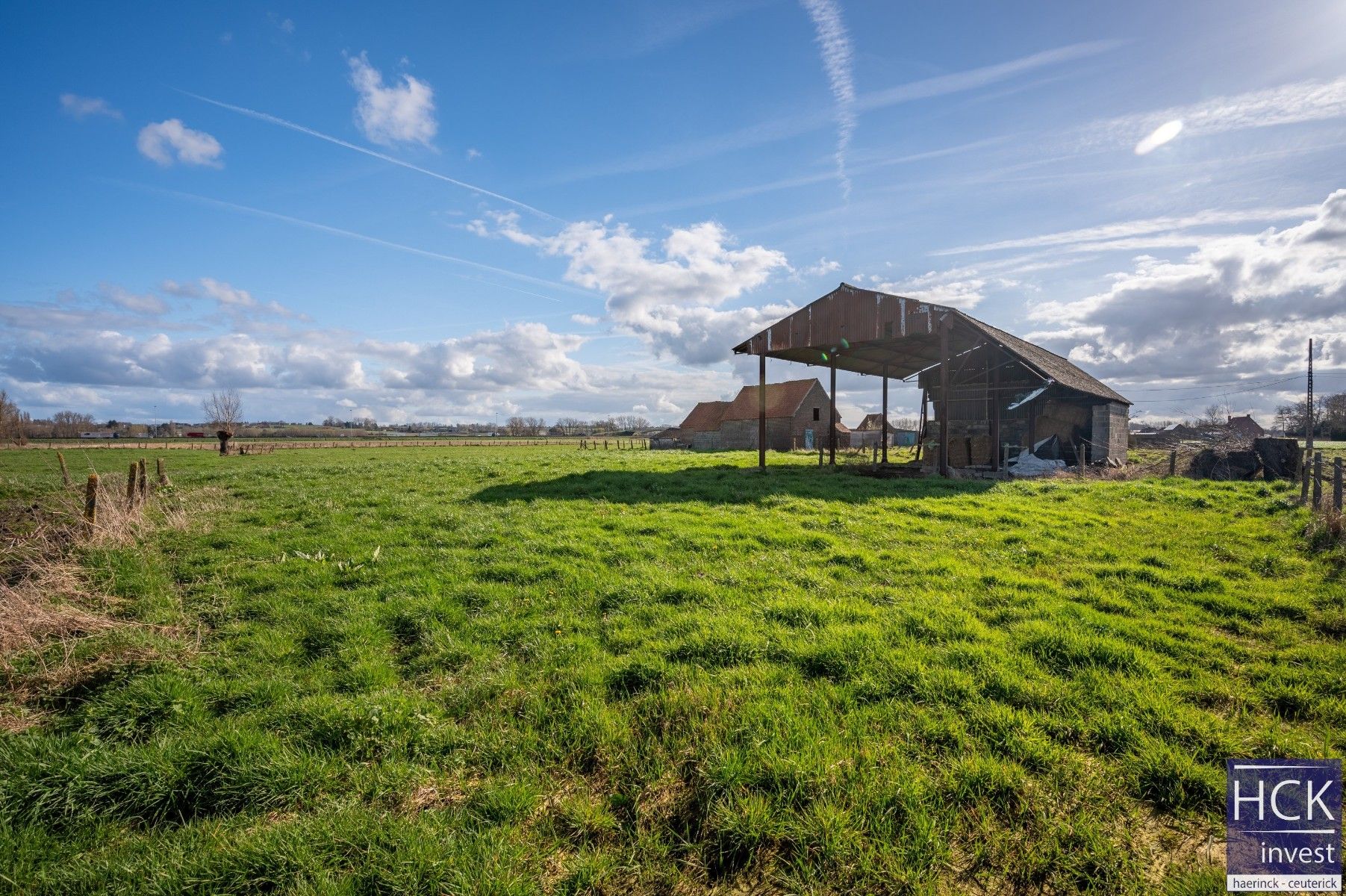 KRUISHOUTEM - Hoeve met woonhuis, landgebouw en hangaar op 2ha 67a foto 9