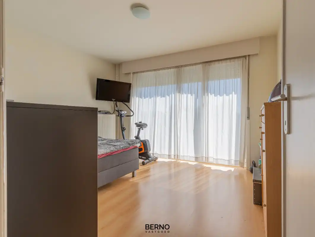 Instapklare gezinswoning op mooi perceel foto 9