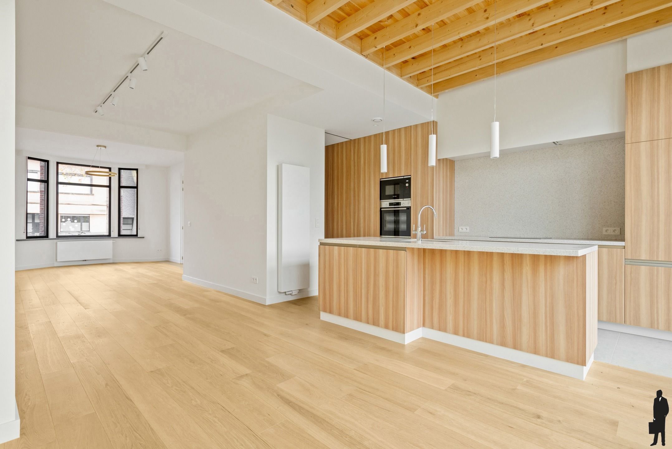 Gerenoveerde woning met 3 ruime slaapkamers en zuid tuin foto 4