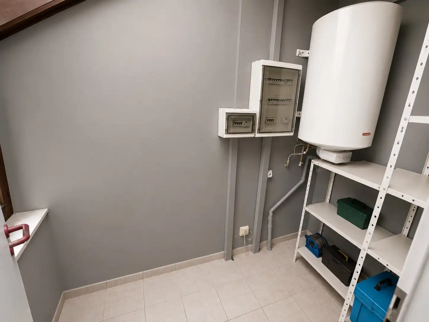Aangenaam duplex-appartement in Bredene – licht op te frissen naar eigen smaak. foto 9