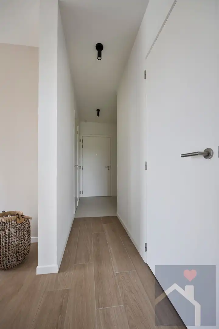 Luxe appartement op 3e verdieping met 2 slaapkamers, terras van 21 vierkantemeter en moderne afwerking in 2025! foto 18