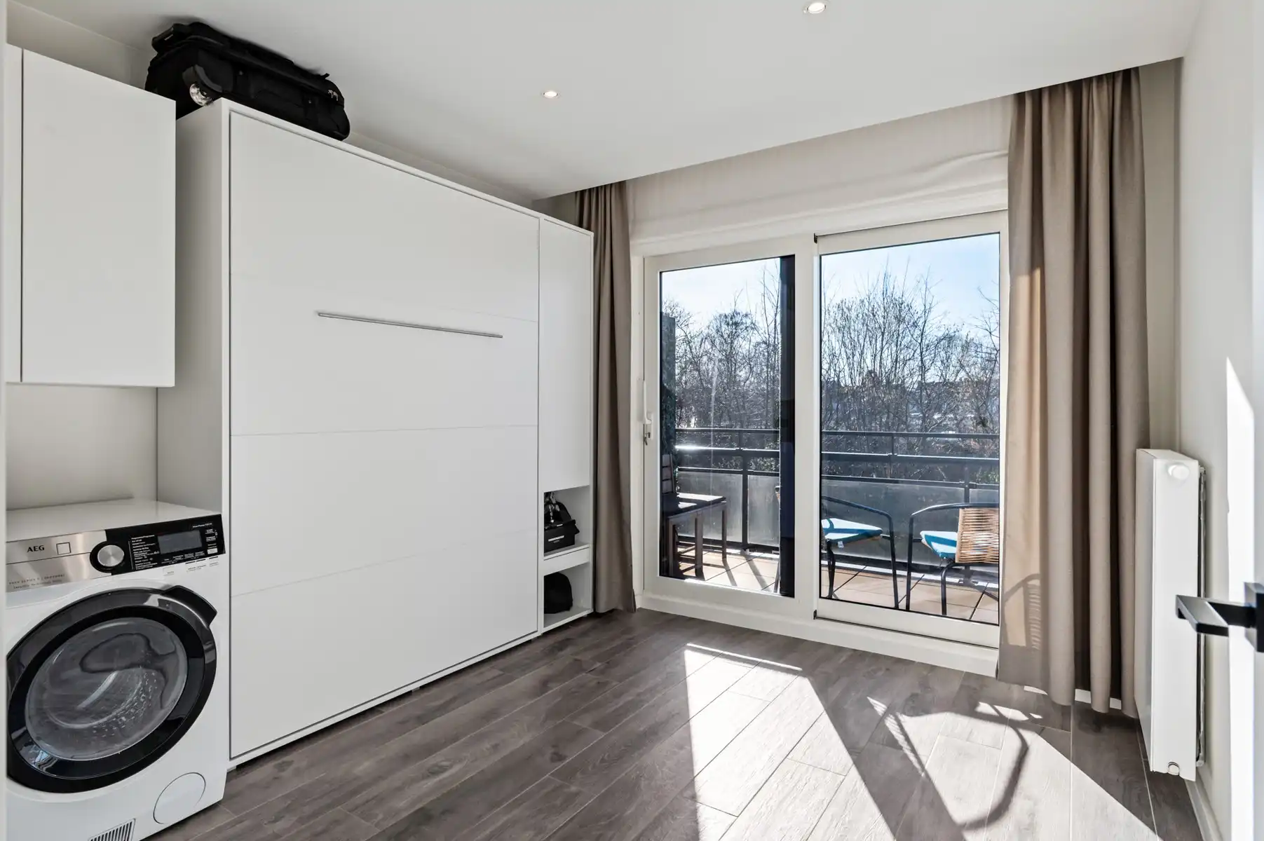 Prachtig gerenoveerd appartement met garage foto 11