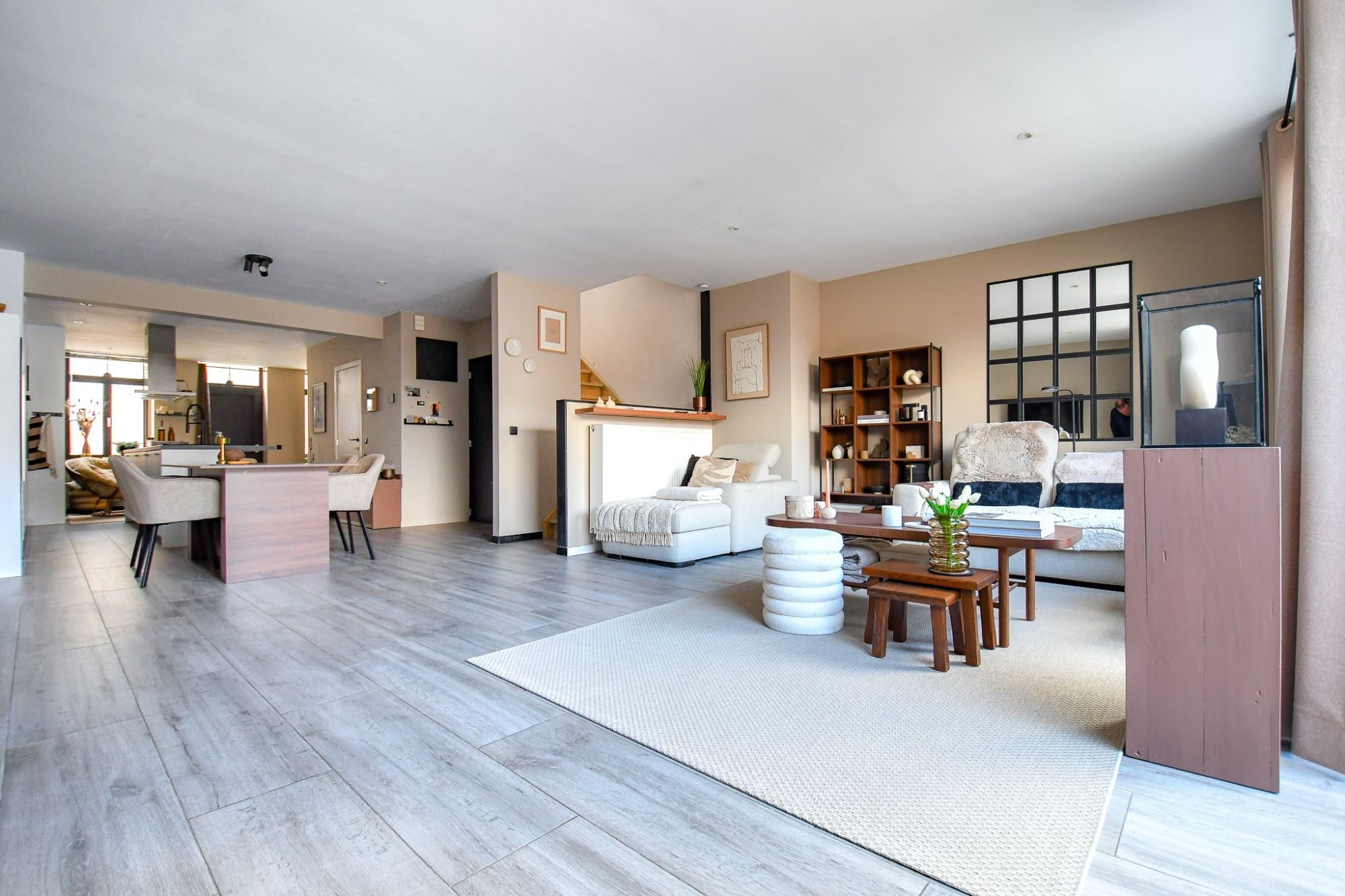 Volledig gerenoveerde woning met uitweg en tuin foto 5