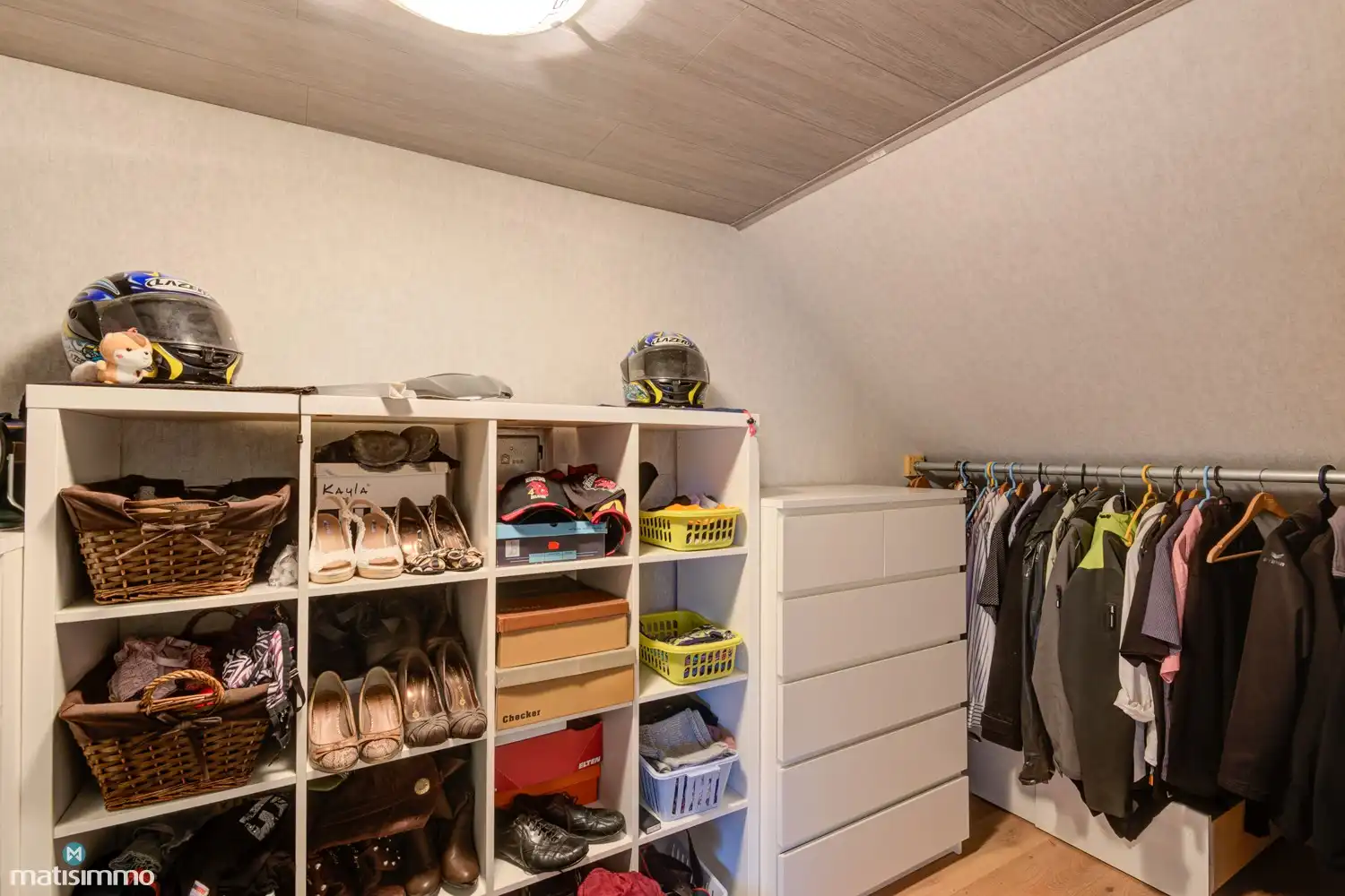 GERENOVEERDE, INSTAPKLARE VRIJSTAANDE WONING MET 3 SLAAPKAMERS IN NEEROETEREN (MAASEIK) foto 24