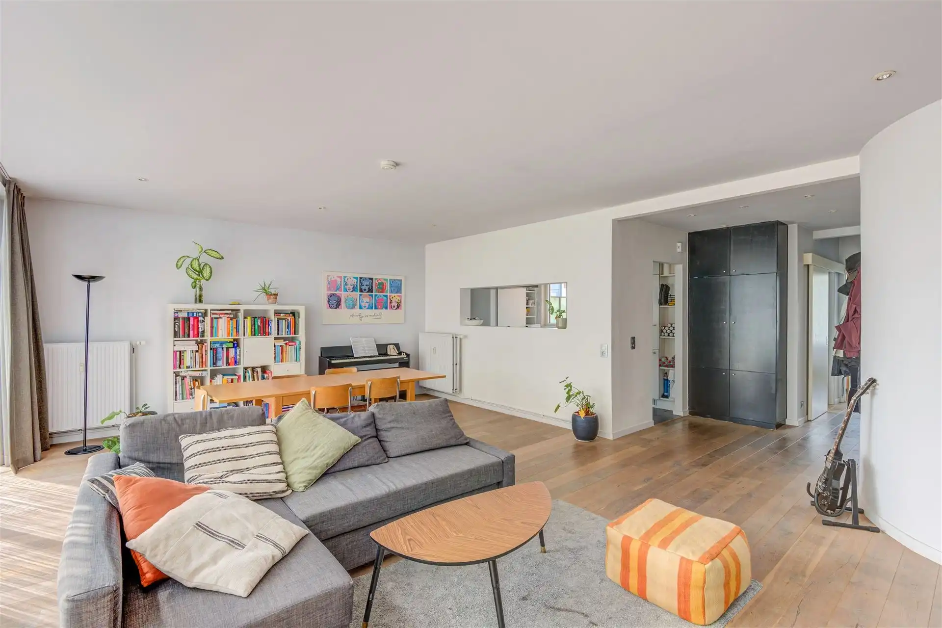 Licht ruim appartement met 2 slaapkamers en terras  foto 4