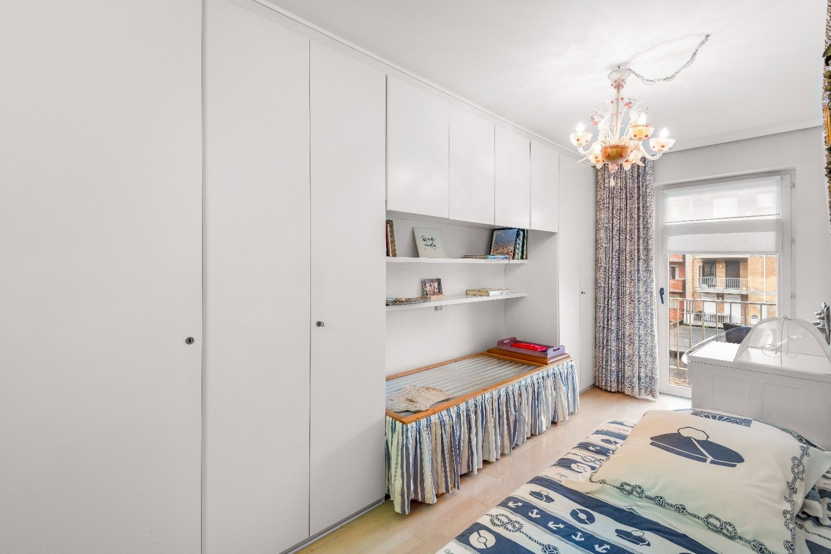 Aangenaam appartement gelegen  wandelafstand van de Zeedijk en de Dumortierlaan. garage te koop foto 14