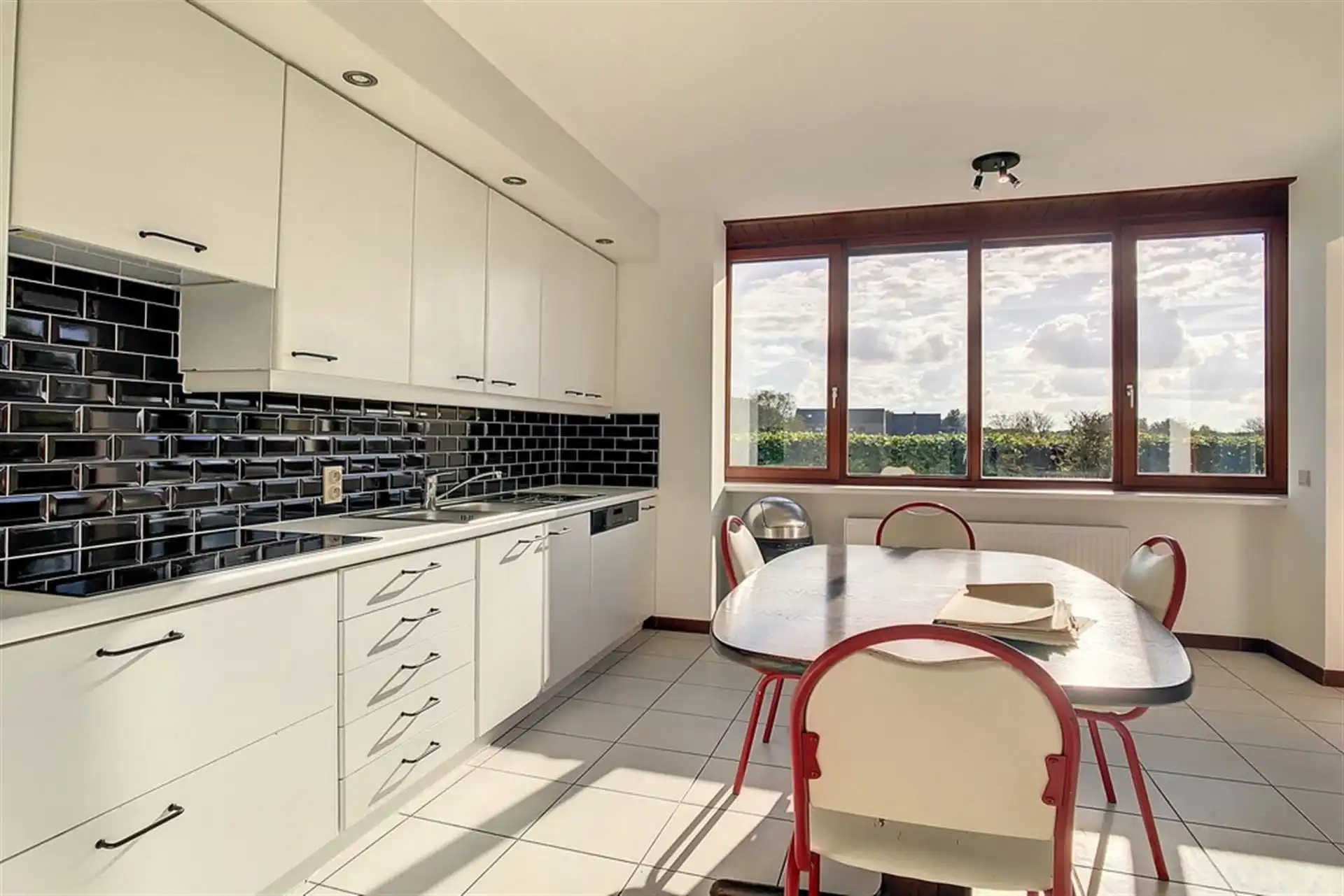 Gerenoveerde en rustig gelegen villa  foto 7