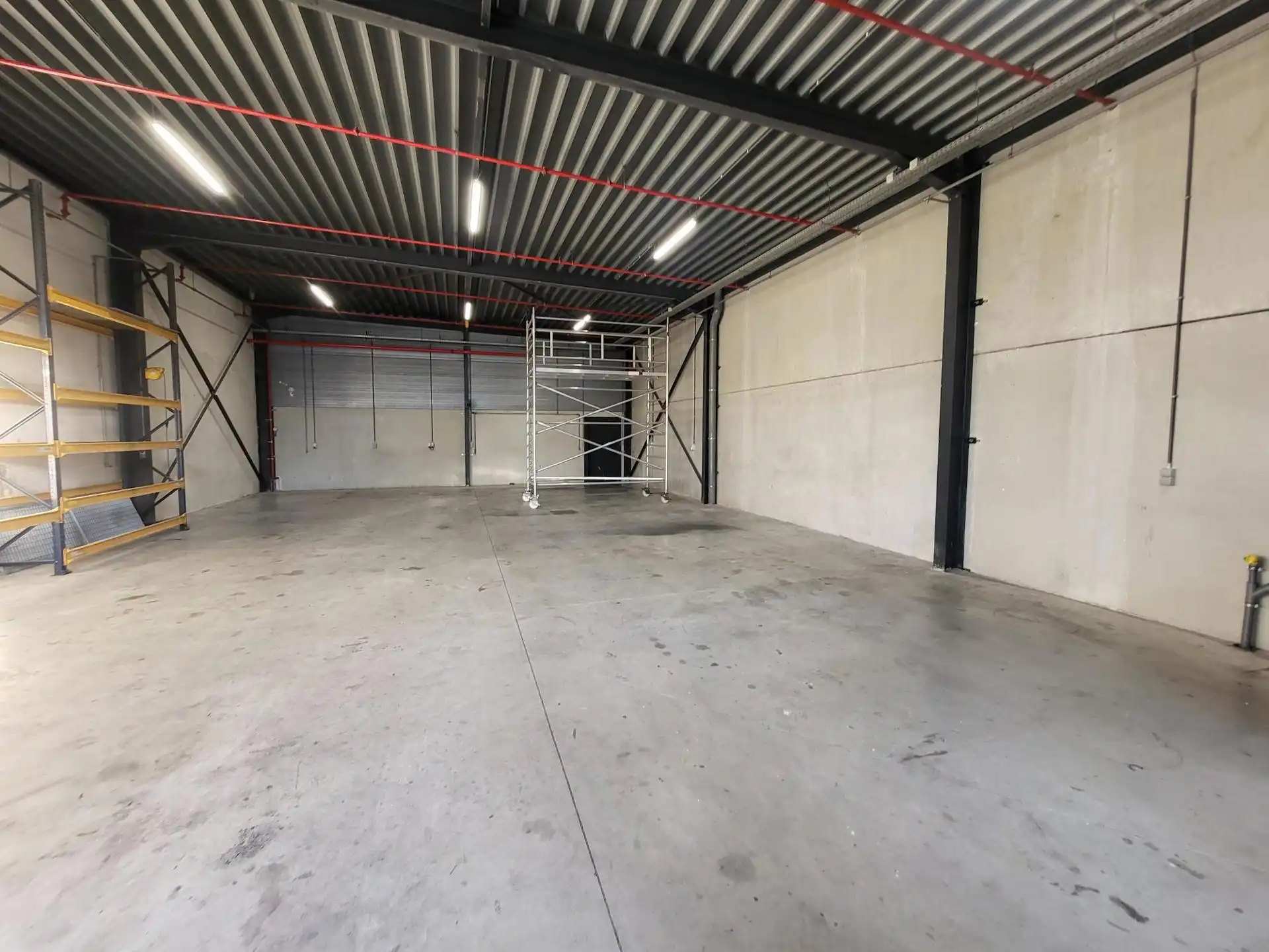 BEDRIJFSHAL  - UNIT 14 -  200 m²  foto 5