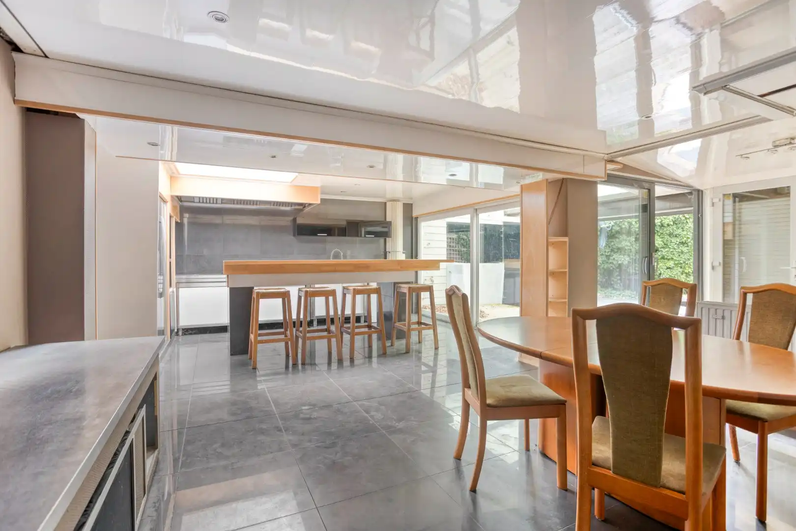 Ruime woning met handelsruimte en tuin in het rustige Vreren foto 4