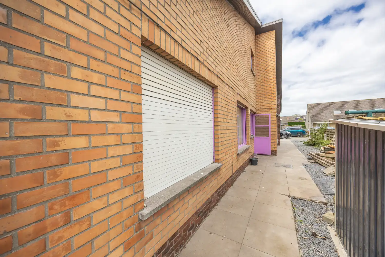 Te renoveren halfopen woning met veel potentieel foto 39