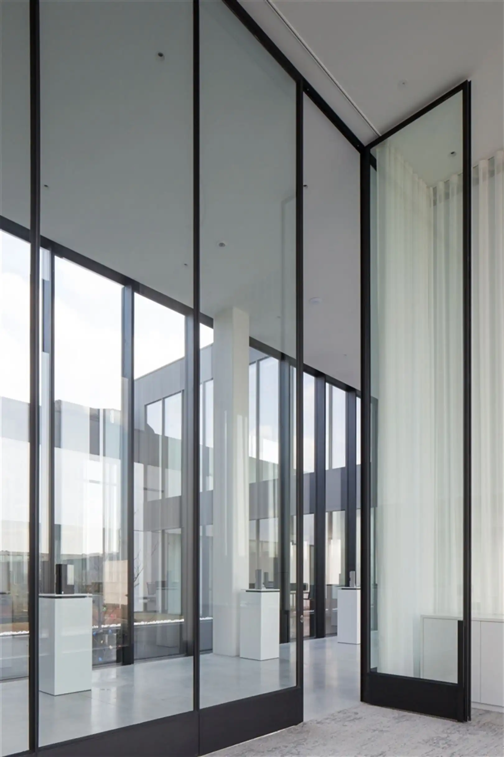 Modern bedrijfspand met kantoren te Harelbeke foto 21