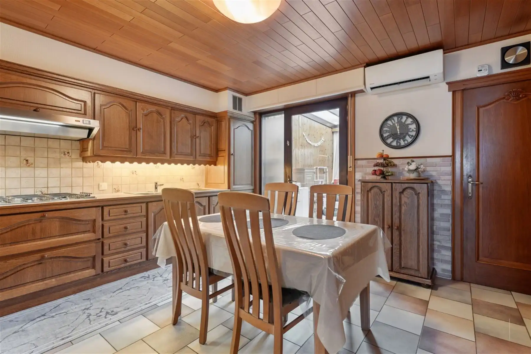 Eengezinswoning met 3 slaapkamers en tuin foto 7