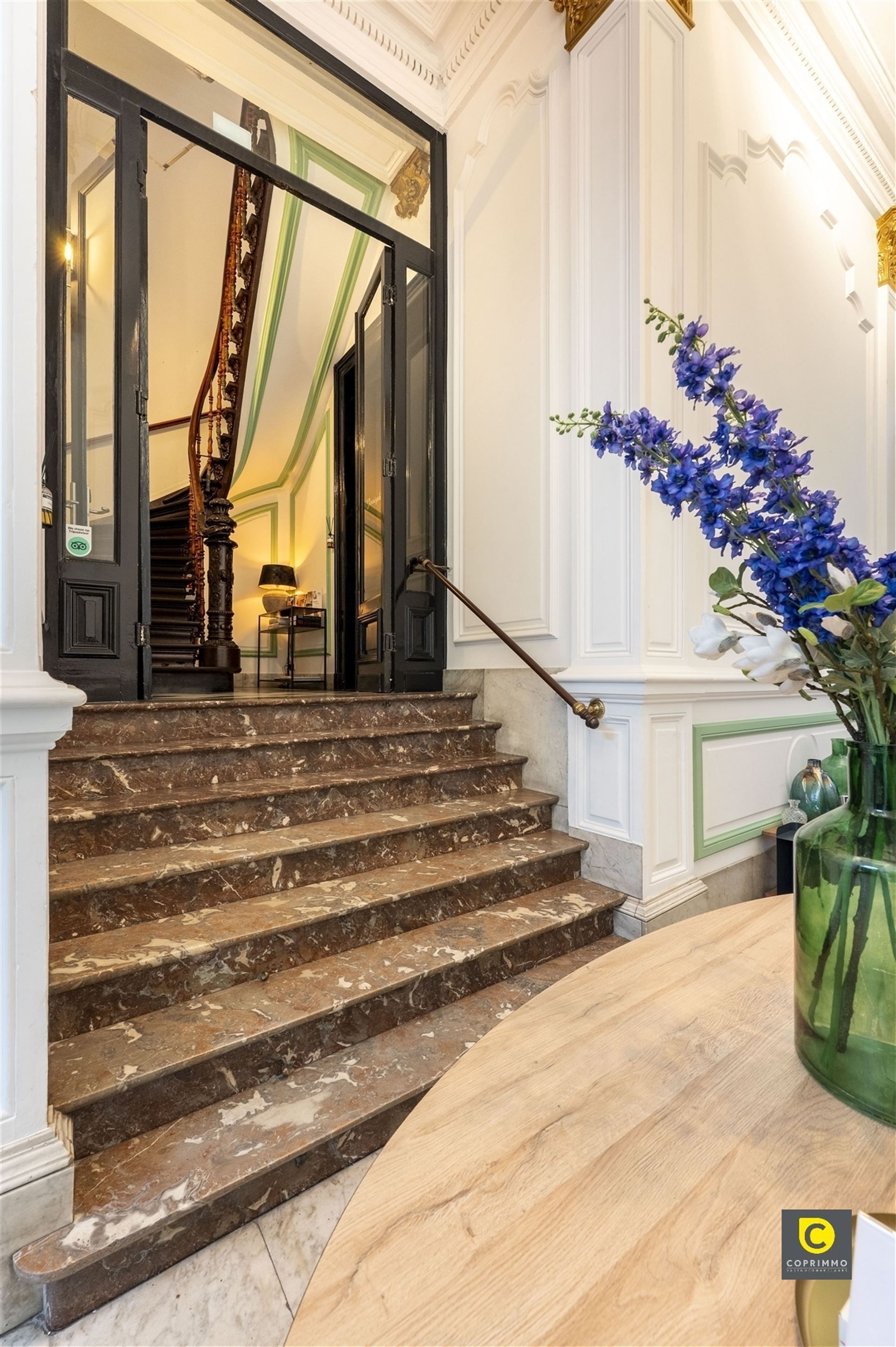 Unieke meesterwoning met garage foto 3