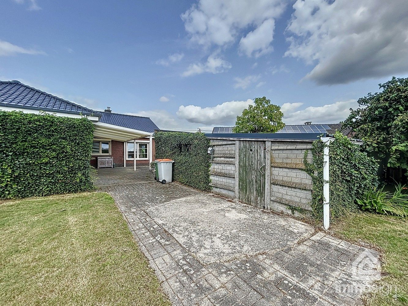 Instapklare gelijkvloerse woning (bungalow) op een perceel van 1079 m² met uitzicht over de velden, vlakbij de grens met Nederland foto 32