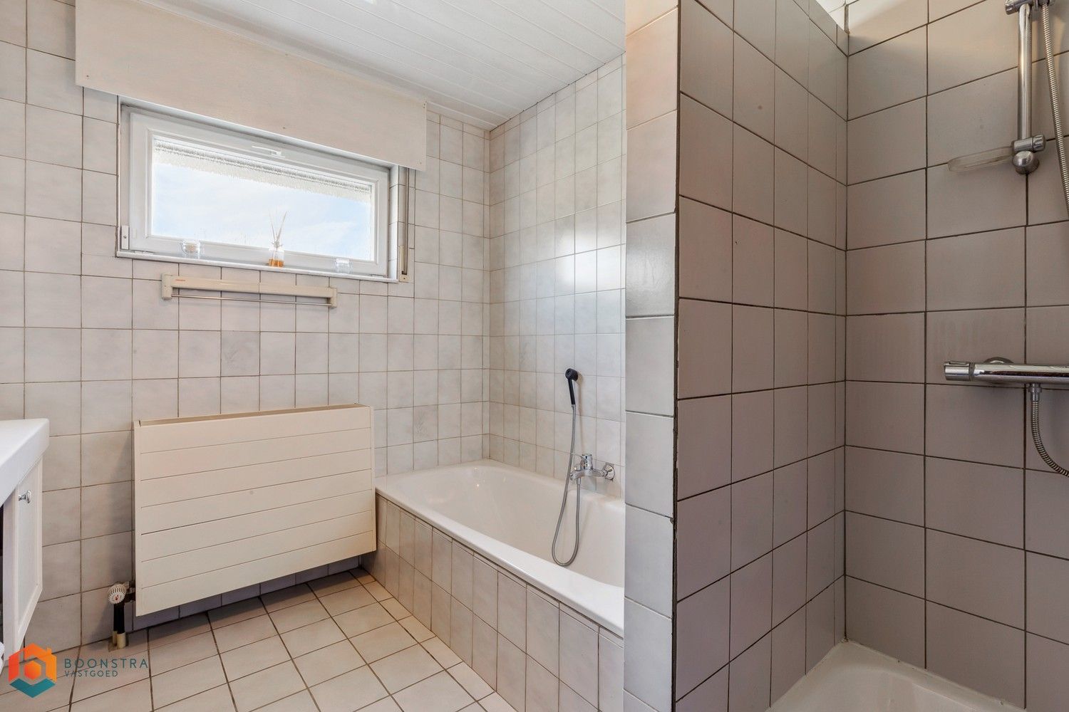 Zeer verzorgde instapklare woning met 4 slpkrs en leuke tuin (800m²) foto 12