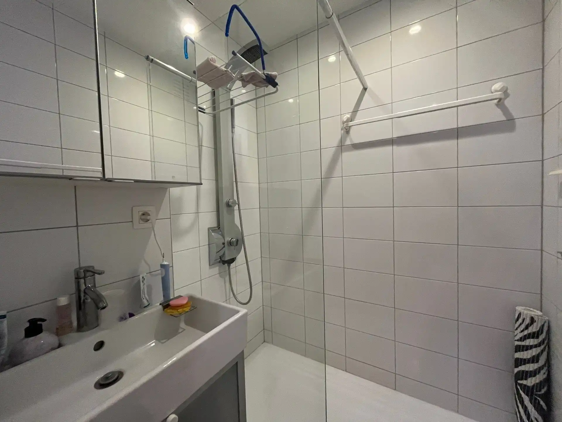 Appartement met terras en autostaanplaats foto 6