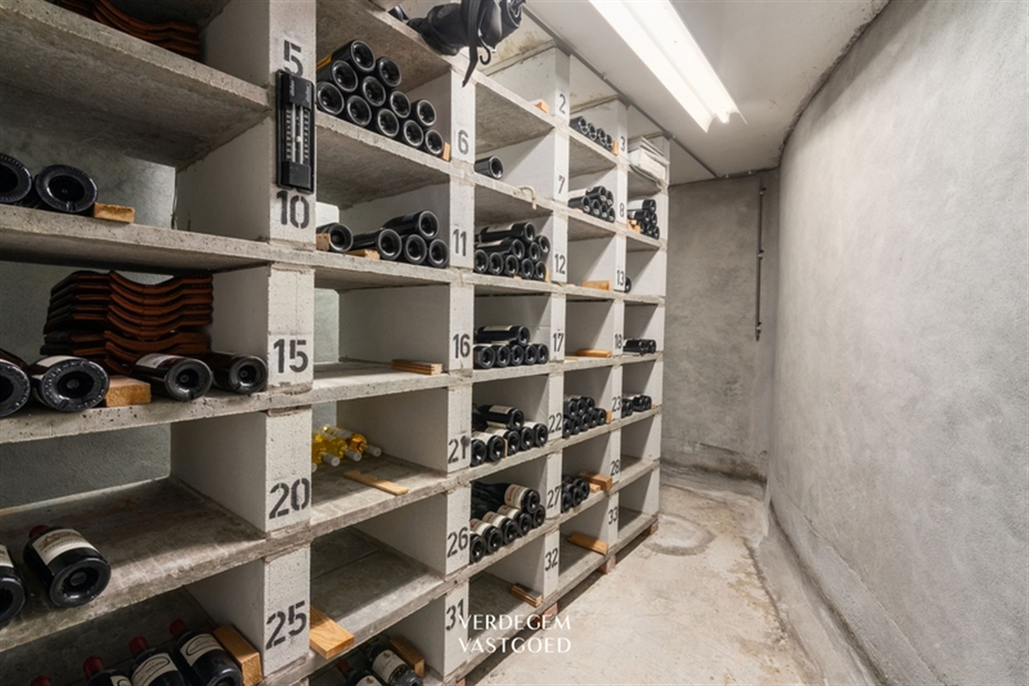 Architectenvilla met aparte studio en Wase zichten foto 17