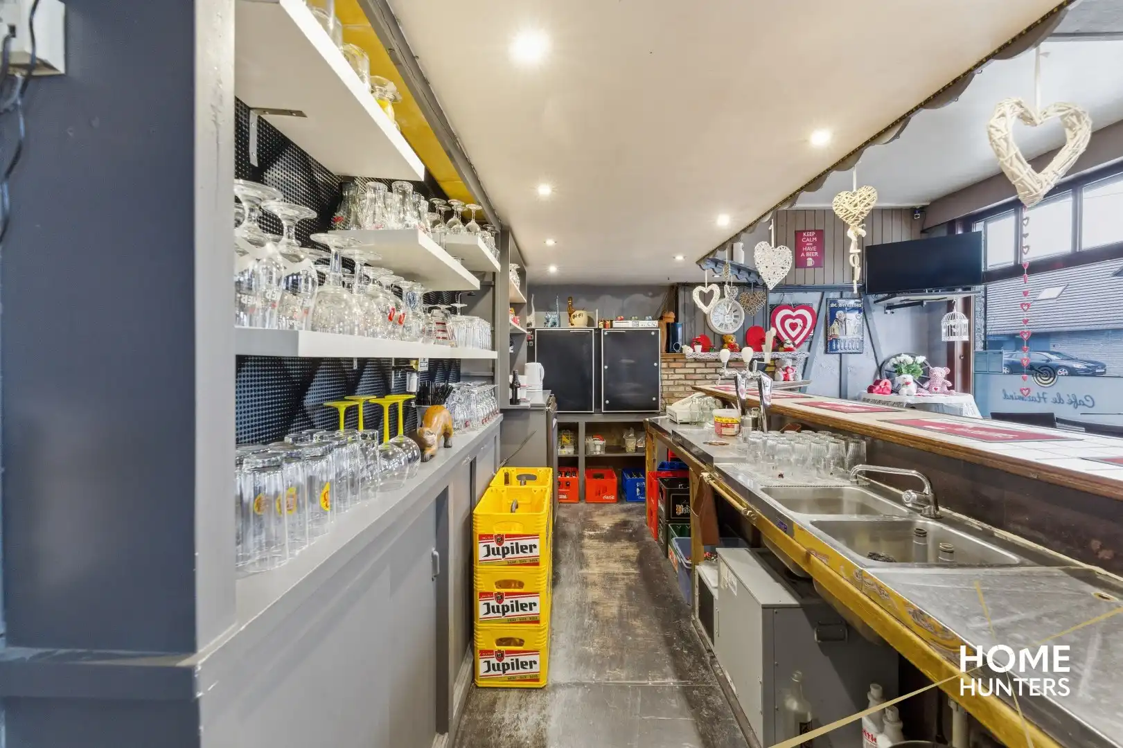 Te renoveren horecazaak met woonst op ruim perceel in Vlamertinge – Café De Hazewind foto 8