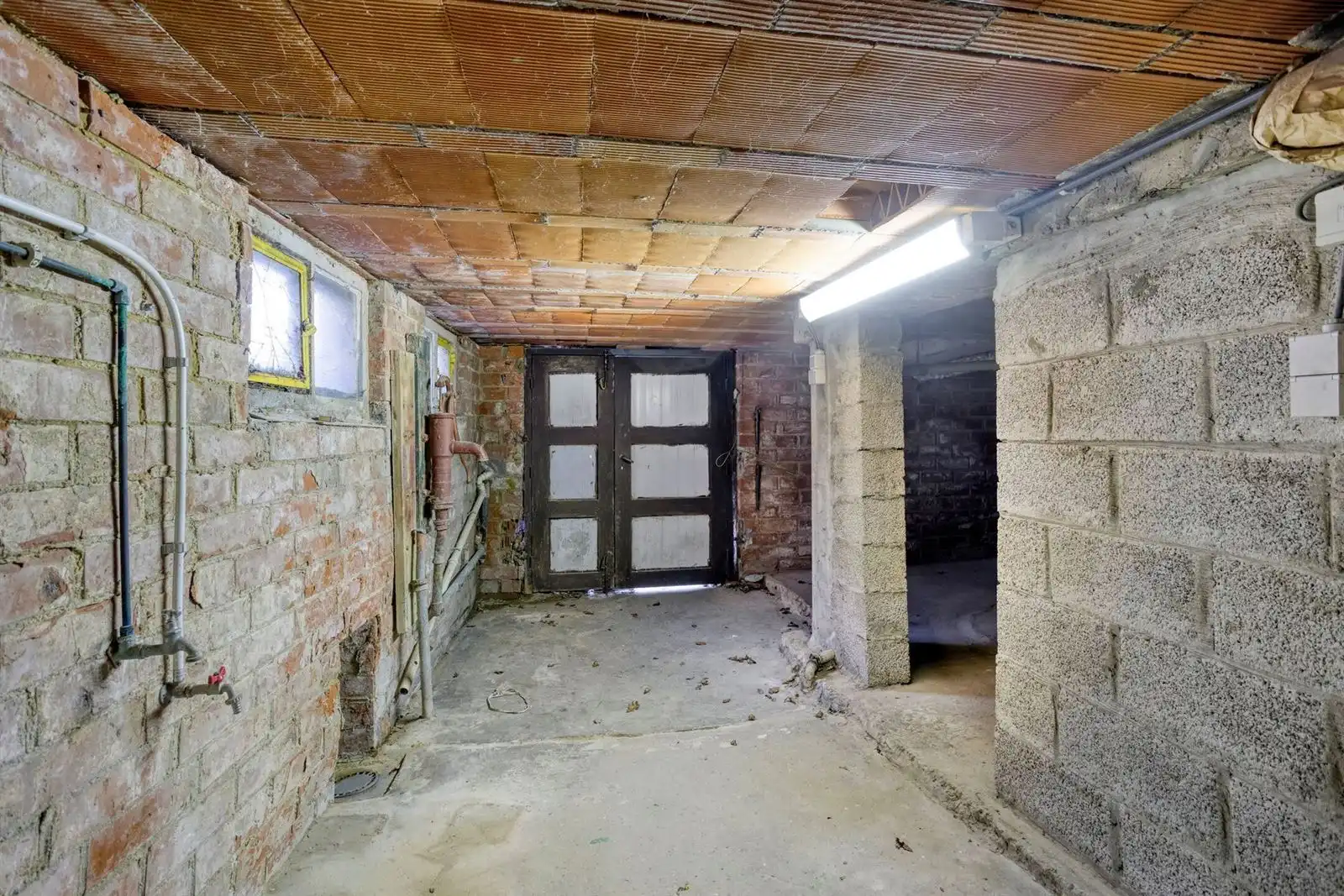 Woning met 4 slaapkamers + garage + weide foto 24