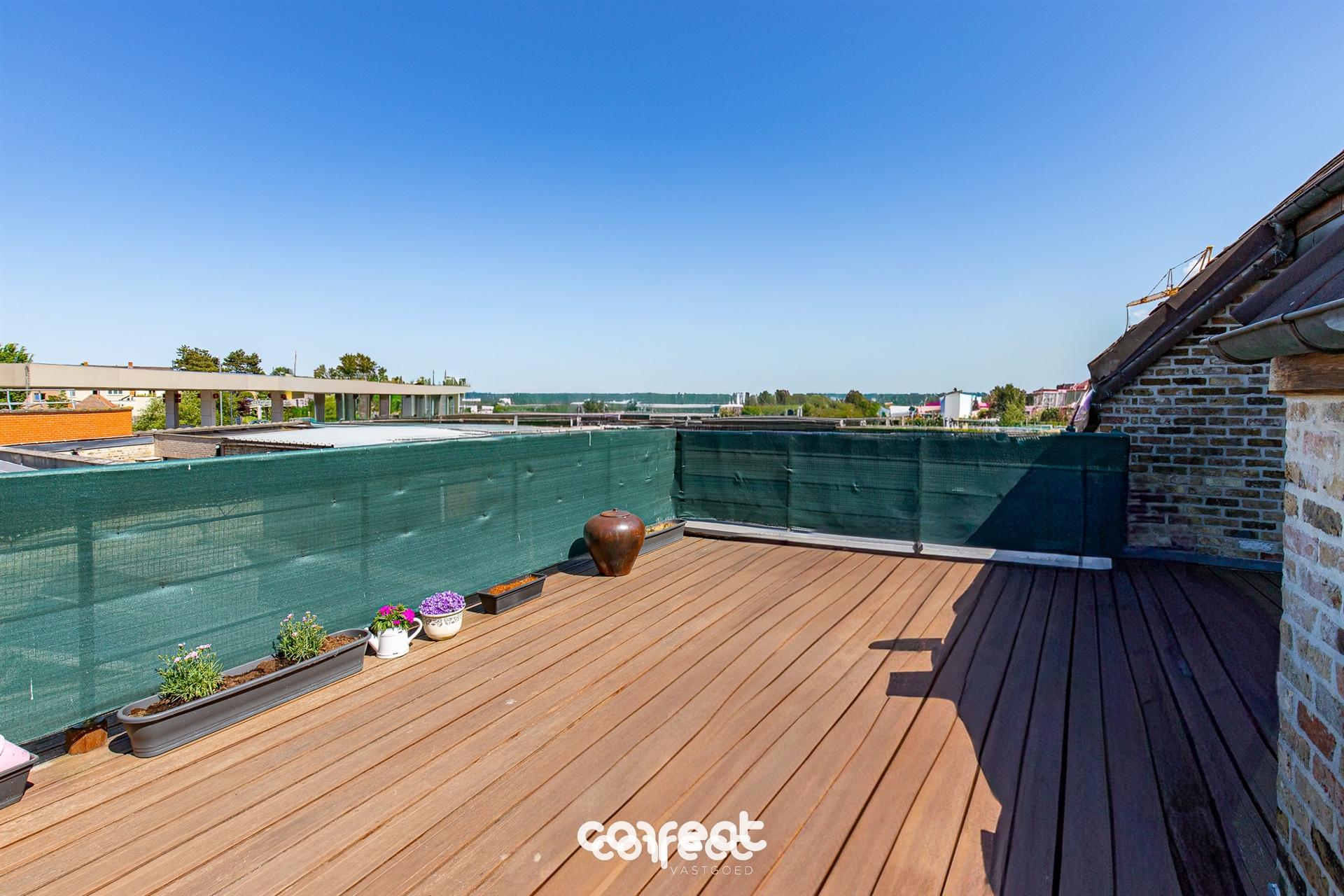 Ruim en energiezuinig duplex appartement Adinkerke foto 3