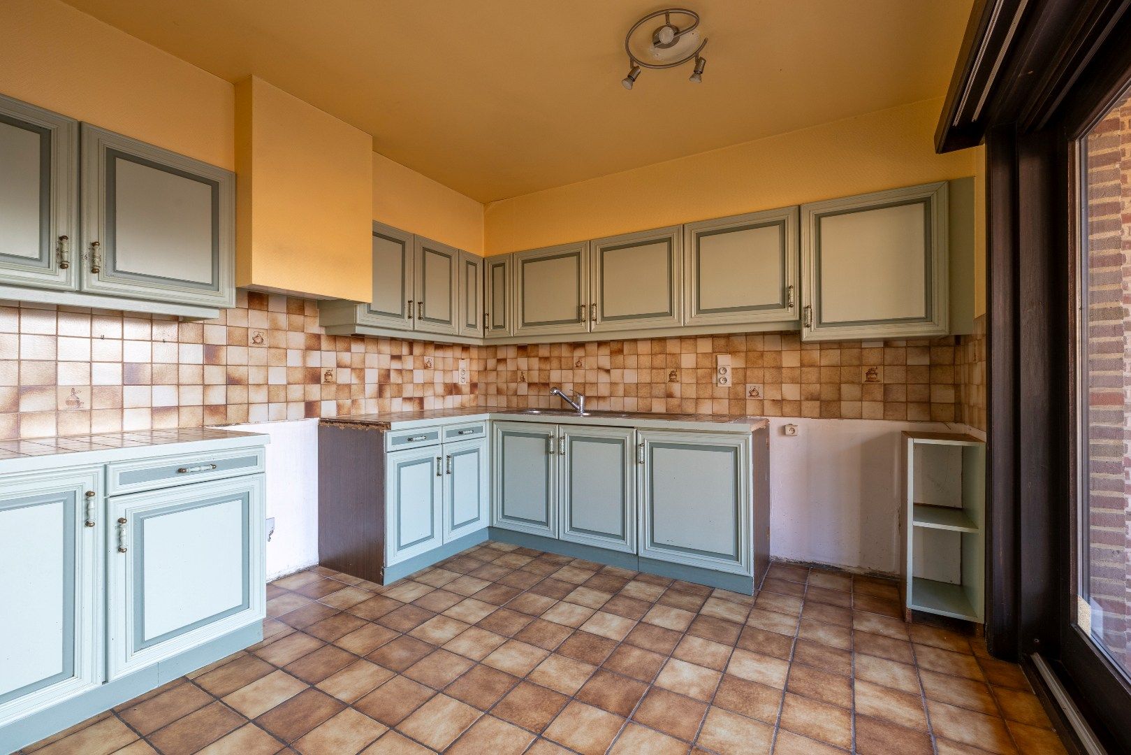 Gezellige bel-etage woning met 4 slk, grote garage en tuin foto 8