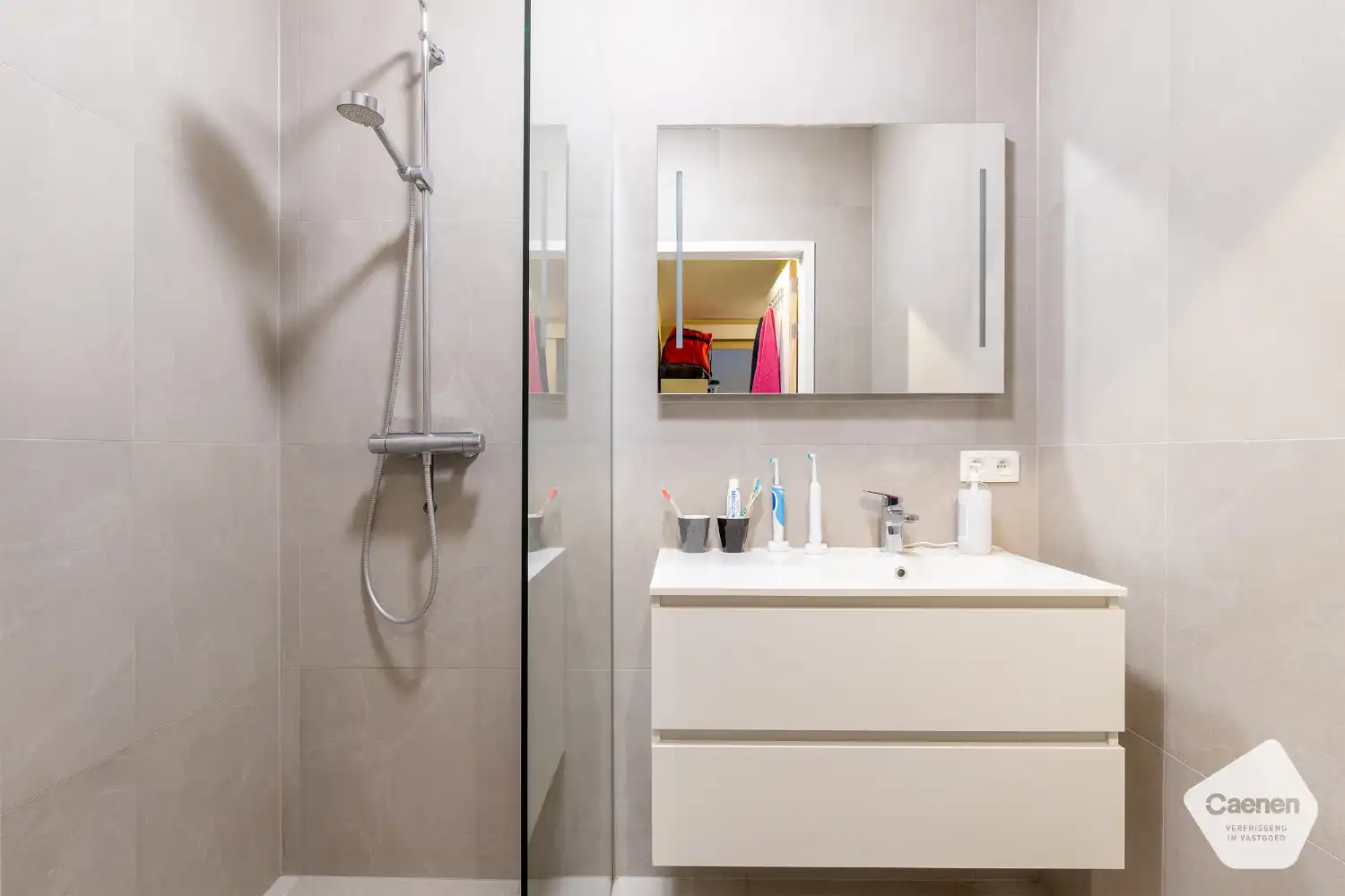 Top gelegen nieuwbouw appartement met 1 slaapkamer foto 10