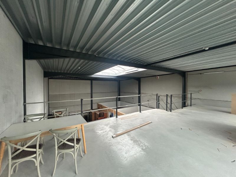 Nieuwbouw KMO-unit met mezzanine te koop in Lede – uitstekende ligging foto 5