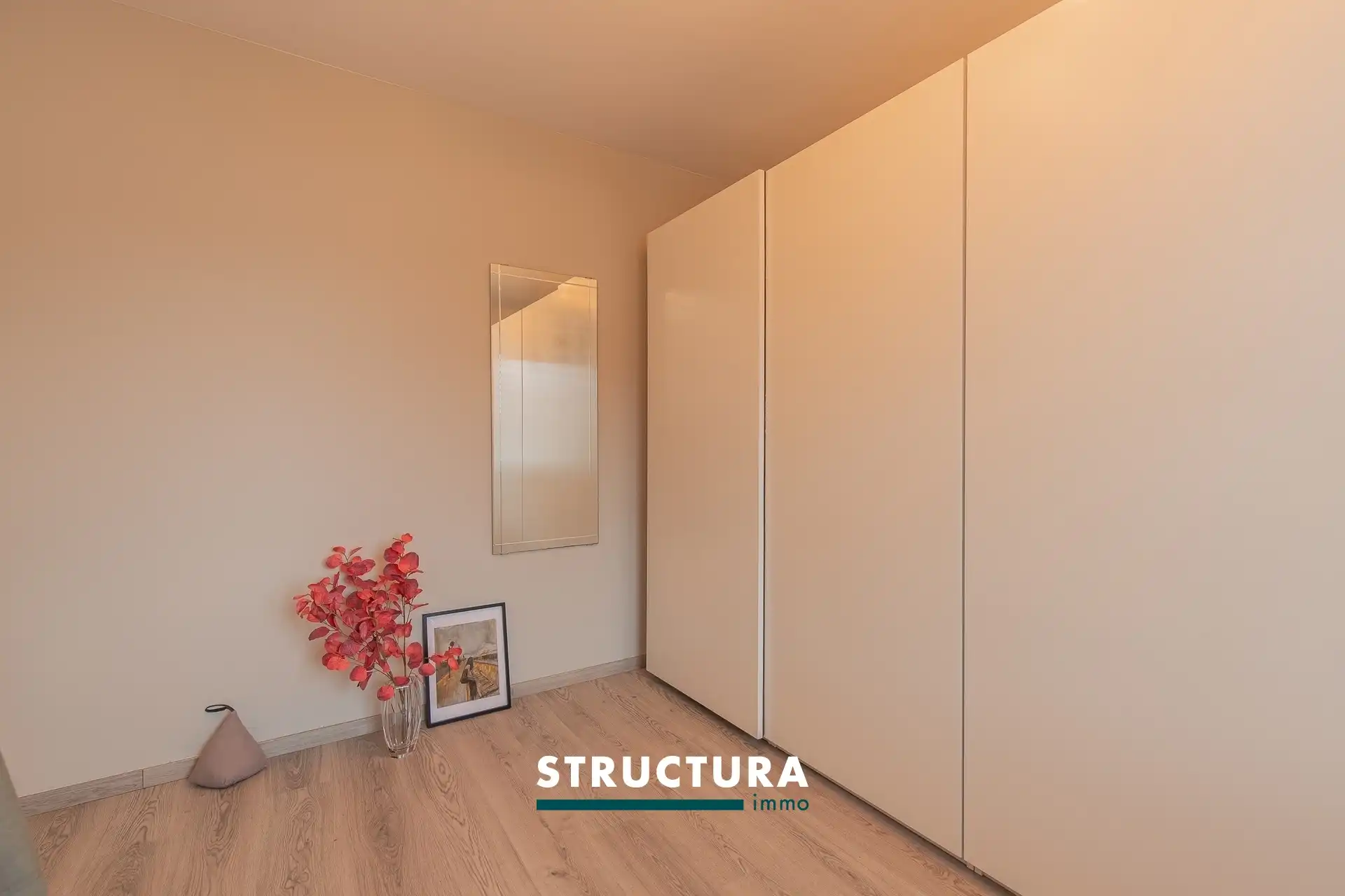 Volledig instapklare woning met 3slpk's, tuin en carport foto 26