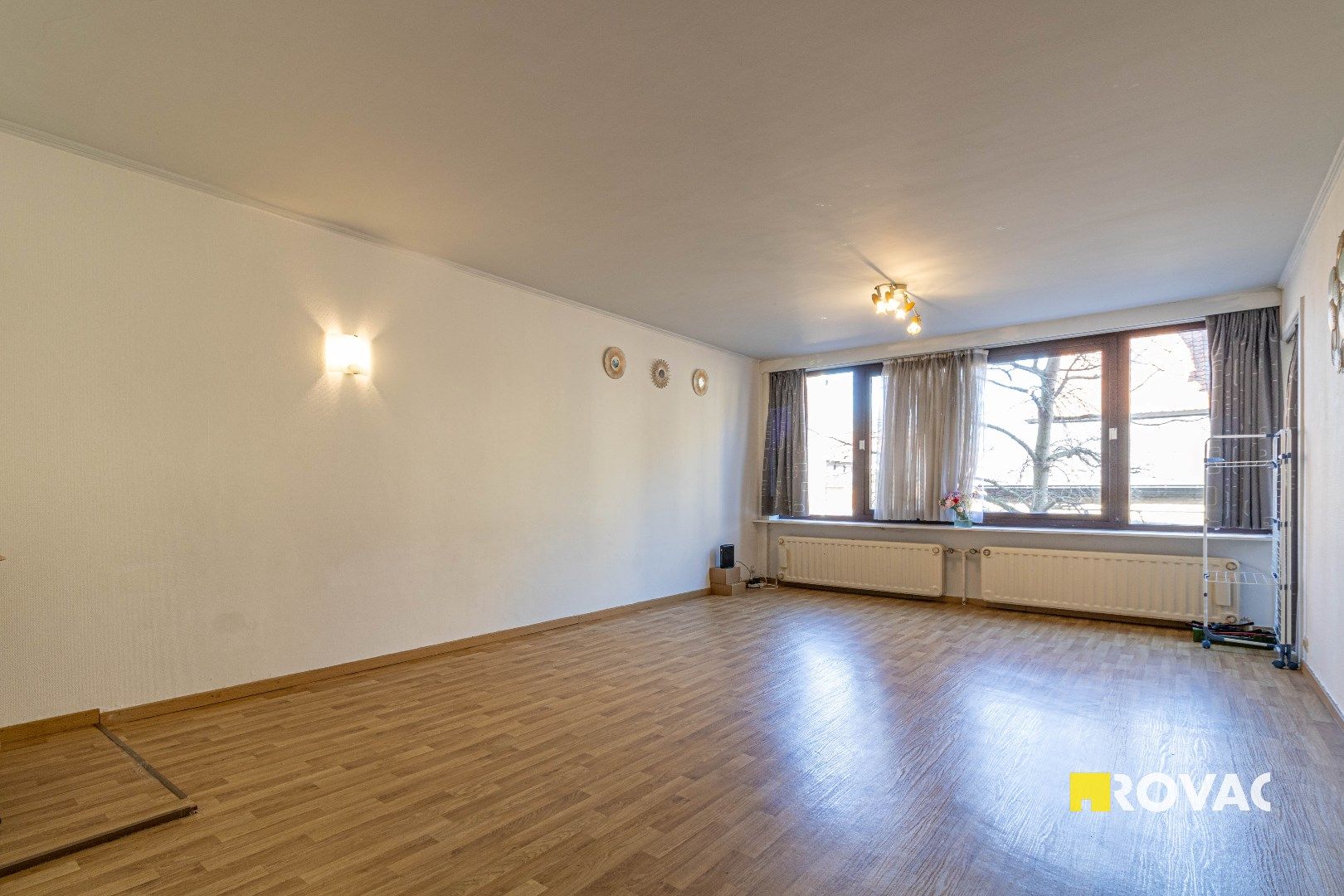 Zeer verzorgd en centraal gelegen appartement op 1ste verdieping met bijhorende autostandplaats foto 4