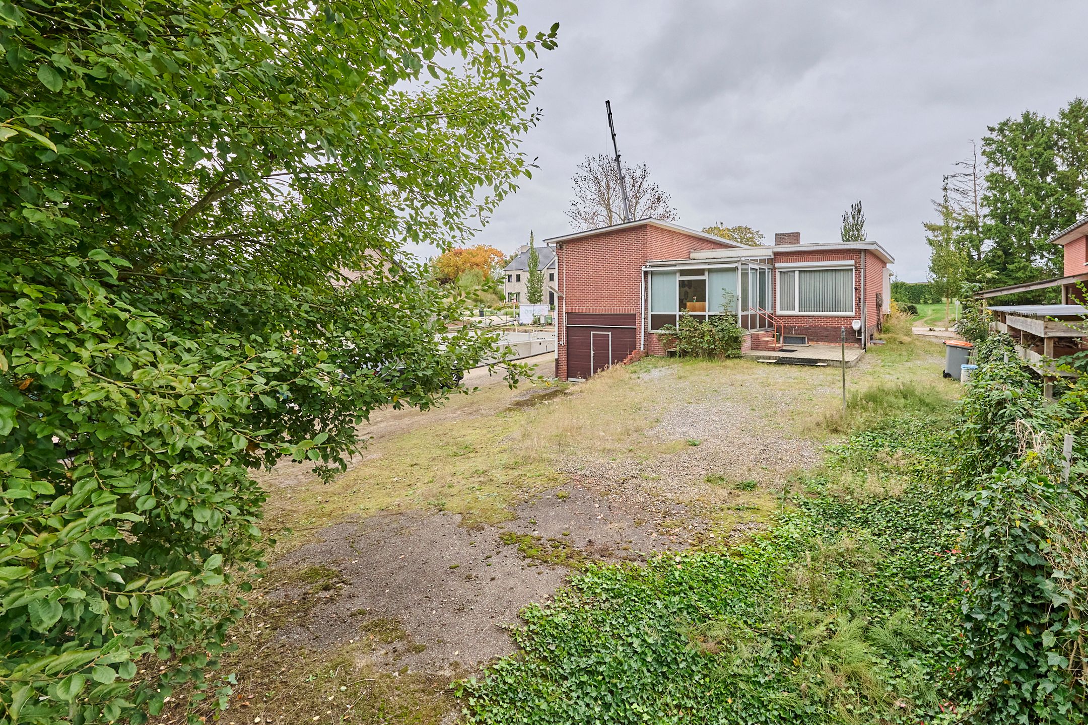 RUSTIG GELEGEN TE RENOVEREN WONING OP 10A 07CA NABIJ CENTRUM foto 13